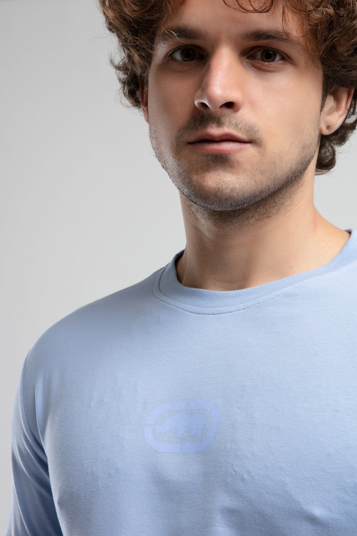 Ecko Unltd. Tricou cu decolteu la baza gatului, imprimeu cu logo, Albastru deschis, JOHNSON