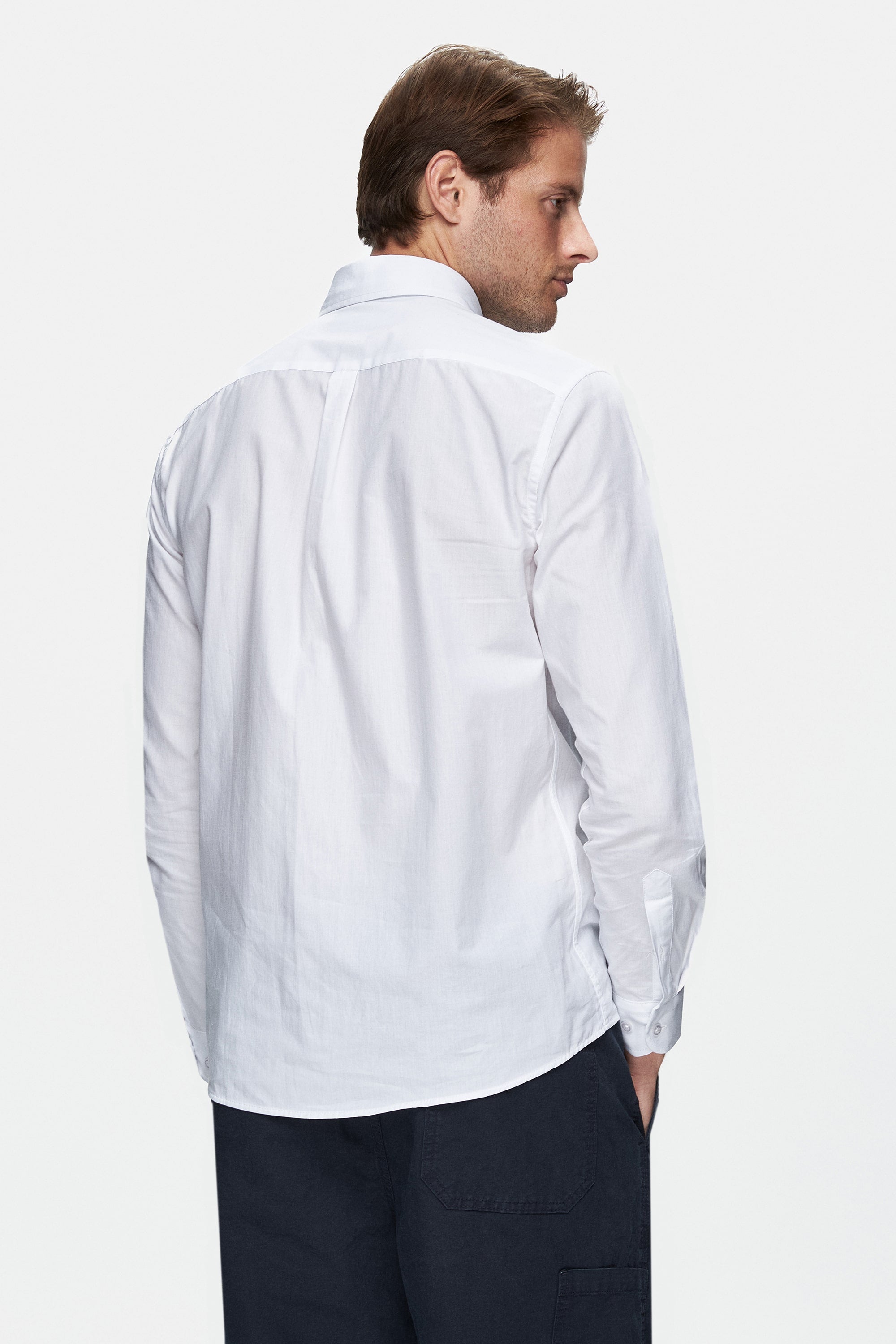 UCLA Camsa cu nasturi si guler, material lejer, regular fit Alb, LEVILLE