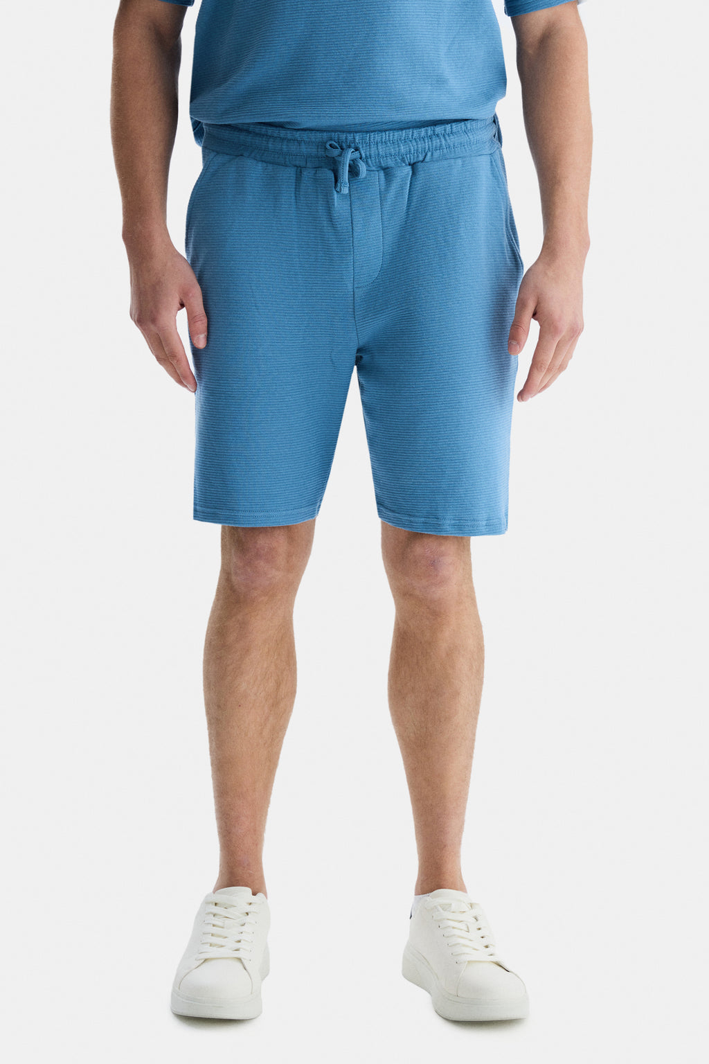 UCLA Pantaloni scurti cu snur si banda elastica in talie, buzunare laterale si imprimeu cu logo discret, Albastru, NEGRA