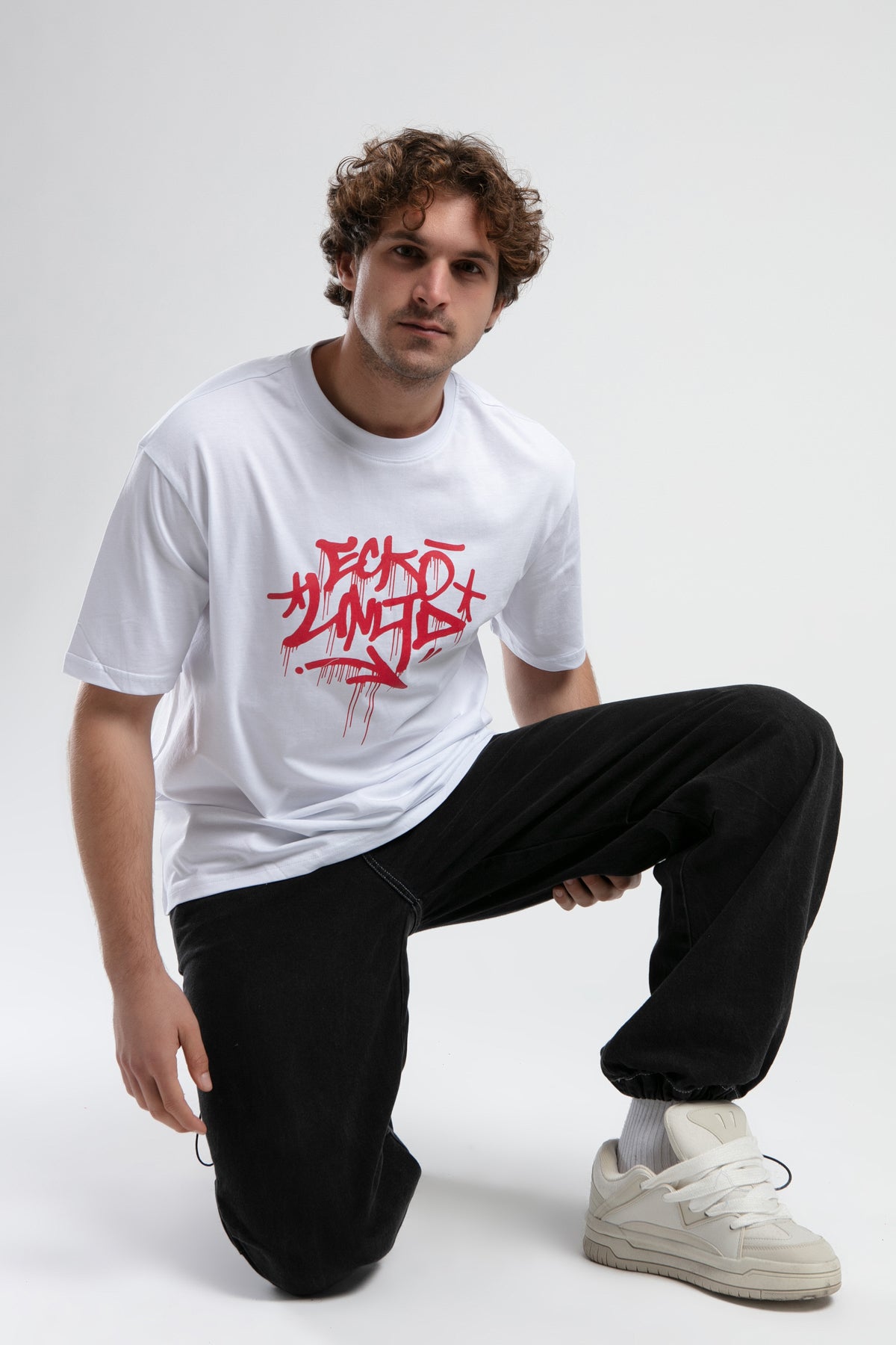 Ecko Unltd. Tricou cu decolteu la baza gatului, imprimeu cu logo, Alb, OCULUS