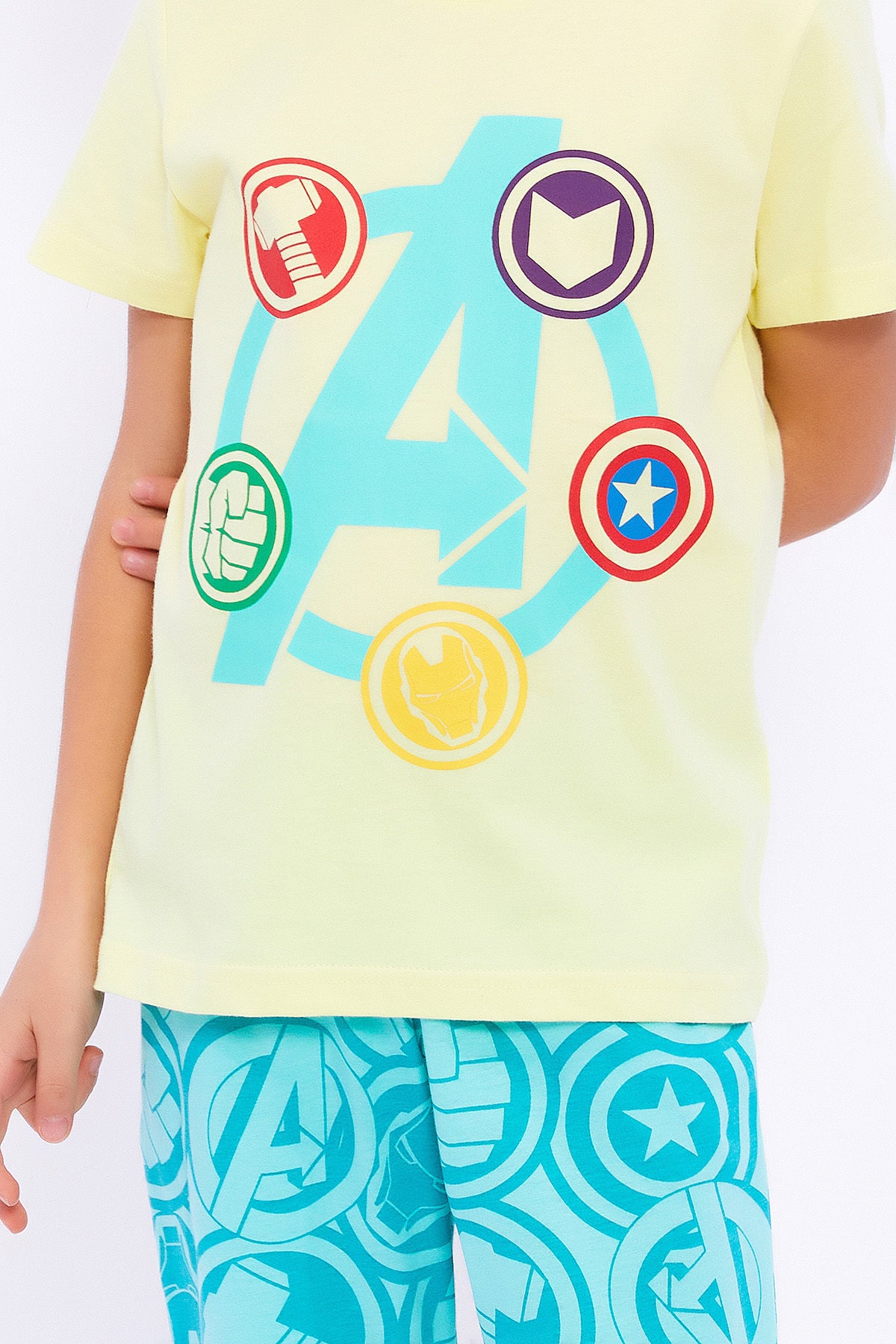 Roly Poly, Set de tricou si bermude cu imprimeu Avengers