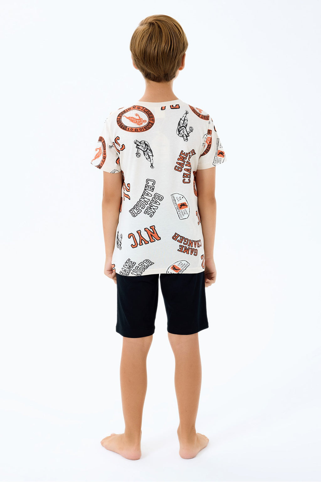 Set doua piese cu tricou si pantaloni scurti, pentru baieti, decolteu la baza gatului si model, Bej