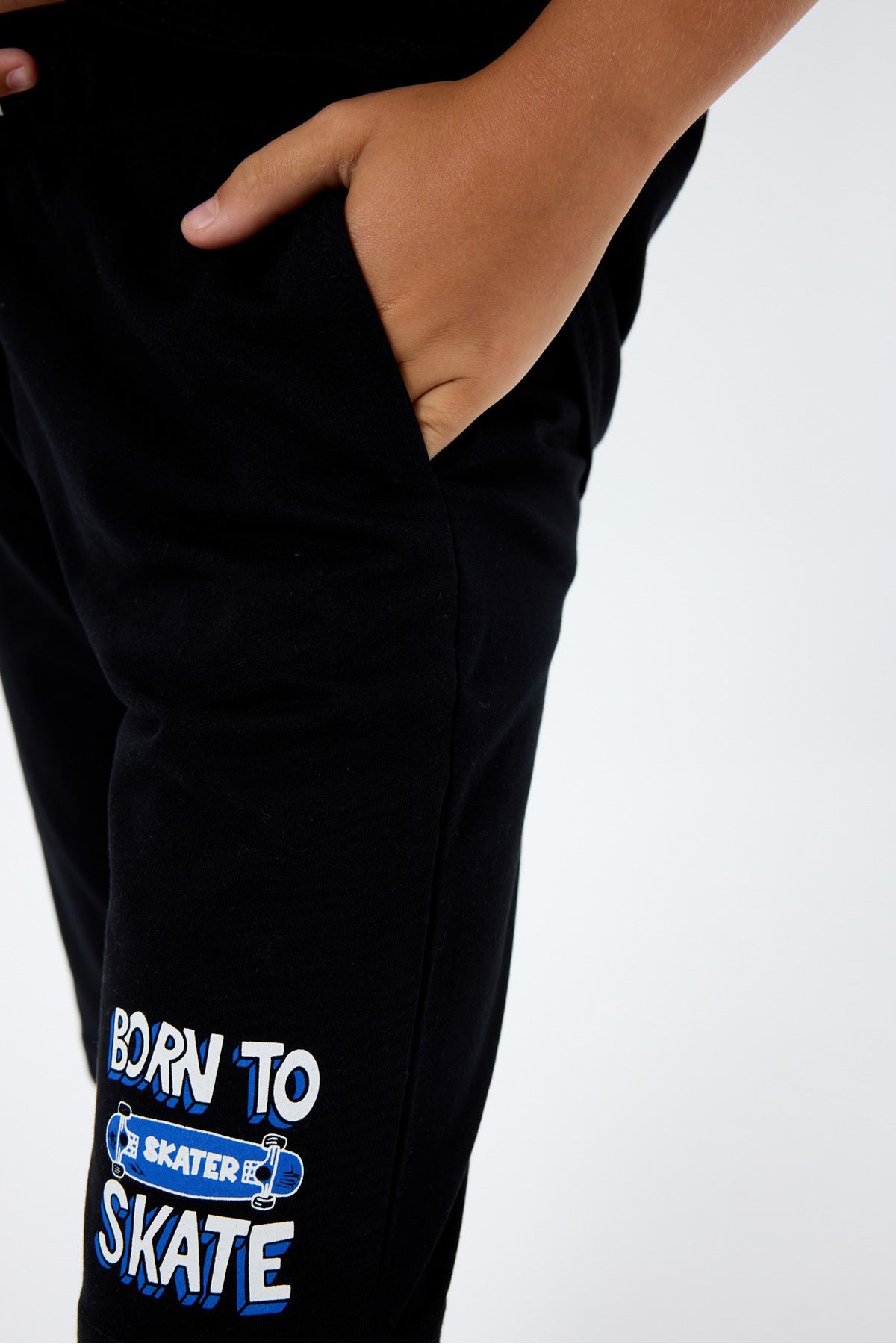 Set doua piese cu tricou si pantaloni scurti, pentru baieti