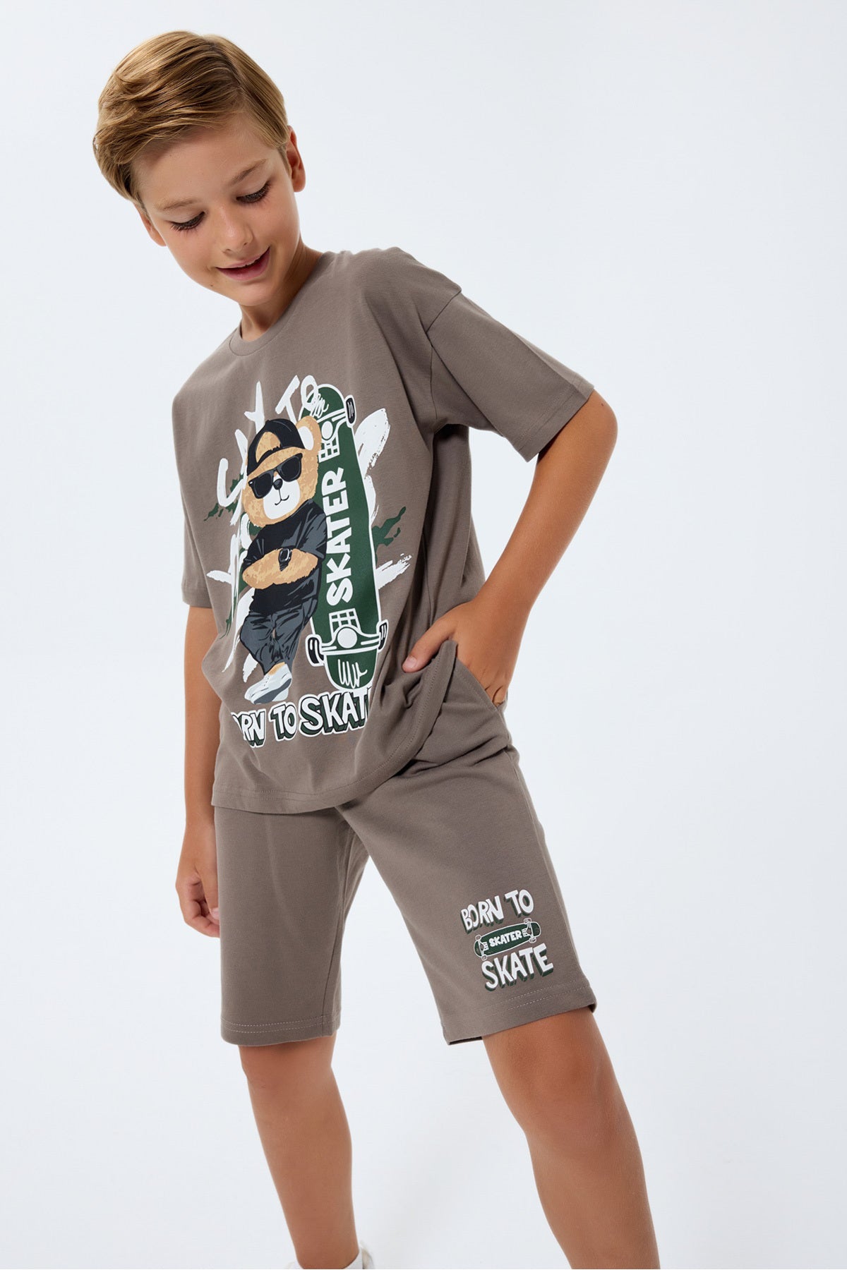 Set doua piese cu tricou si pantaloni scurti, pentru baieti