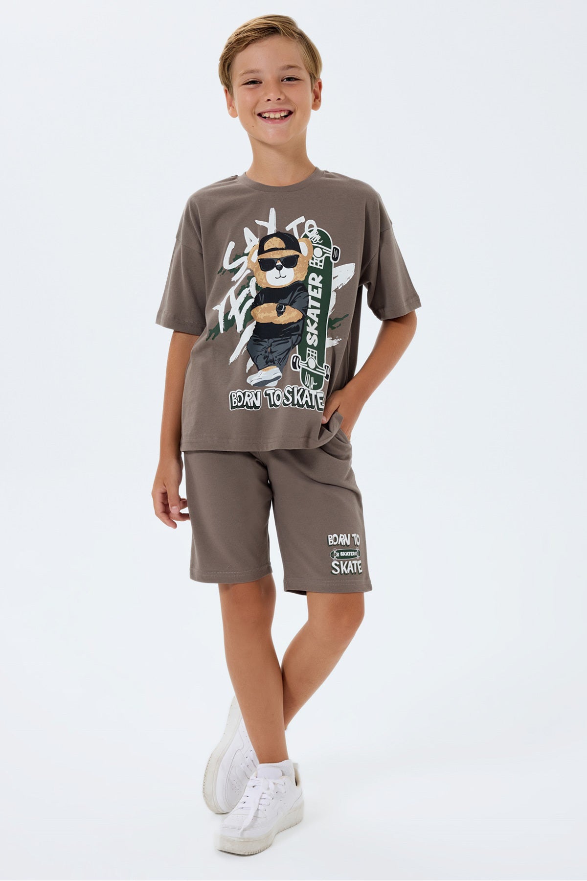 Set doua piese cu tricou si pantaloni scurti, pentru baieti