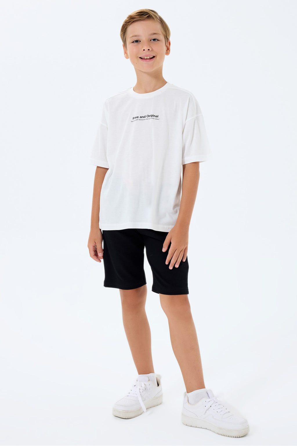Set doua piese cu tricou si pantaloni scurti, pentru baieti