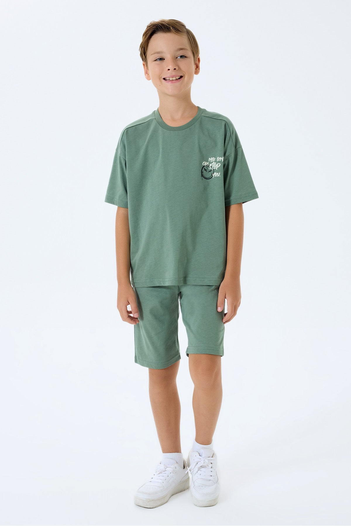 Set doua piese cu tricou si pantaloni scurti, pentru baieti