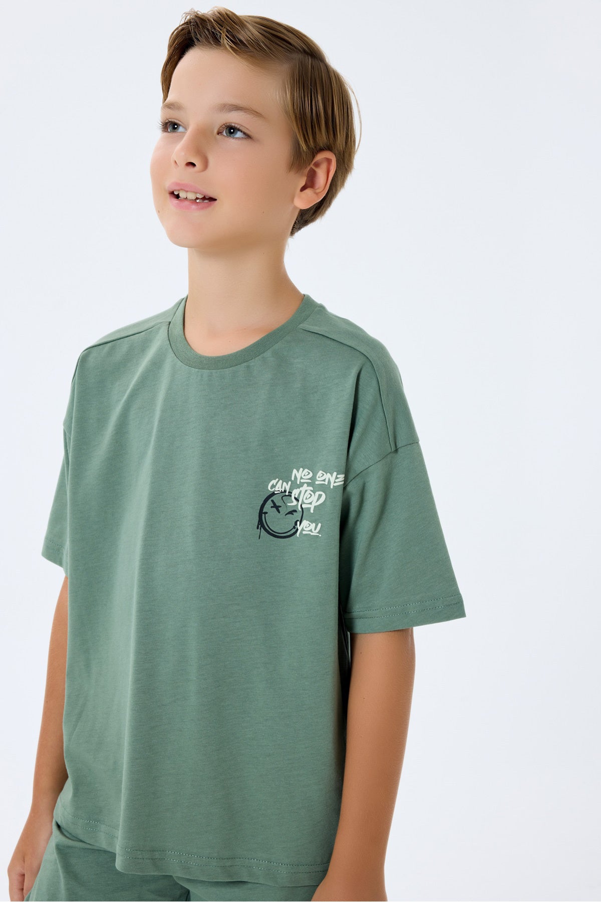 Set doua piese cu tricou si pantaloni scurti, pentru baieti