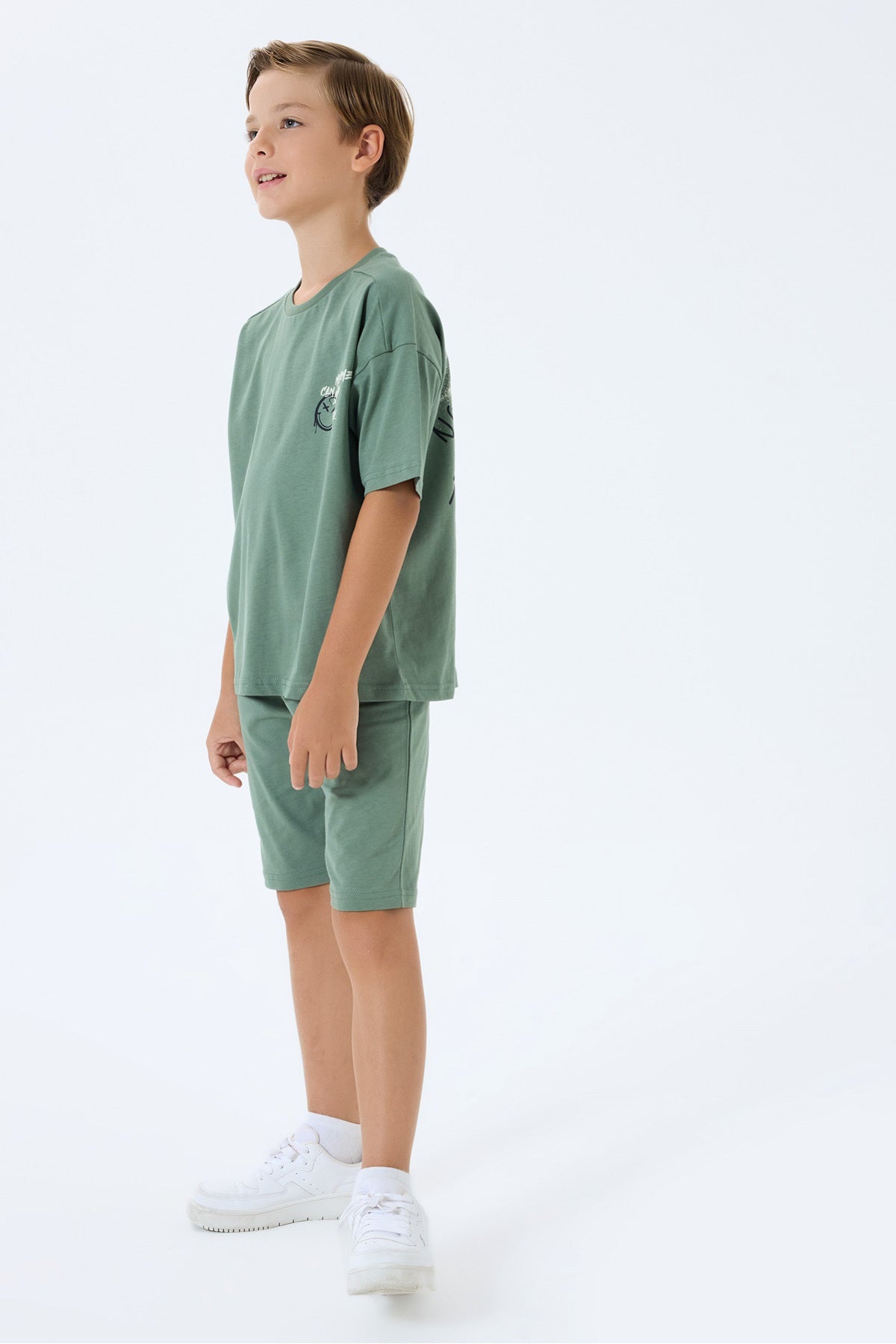 Set doua piese cu tricou si pantaloni scurti, pentru baieti