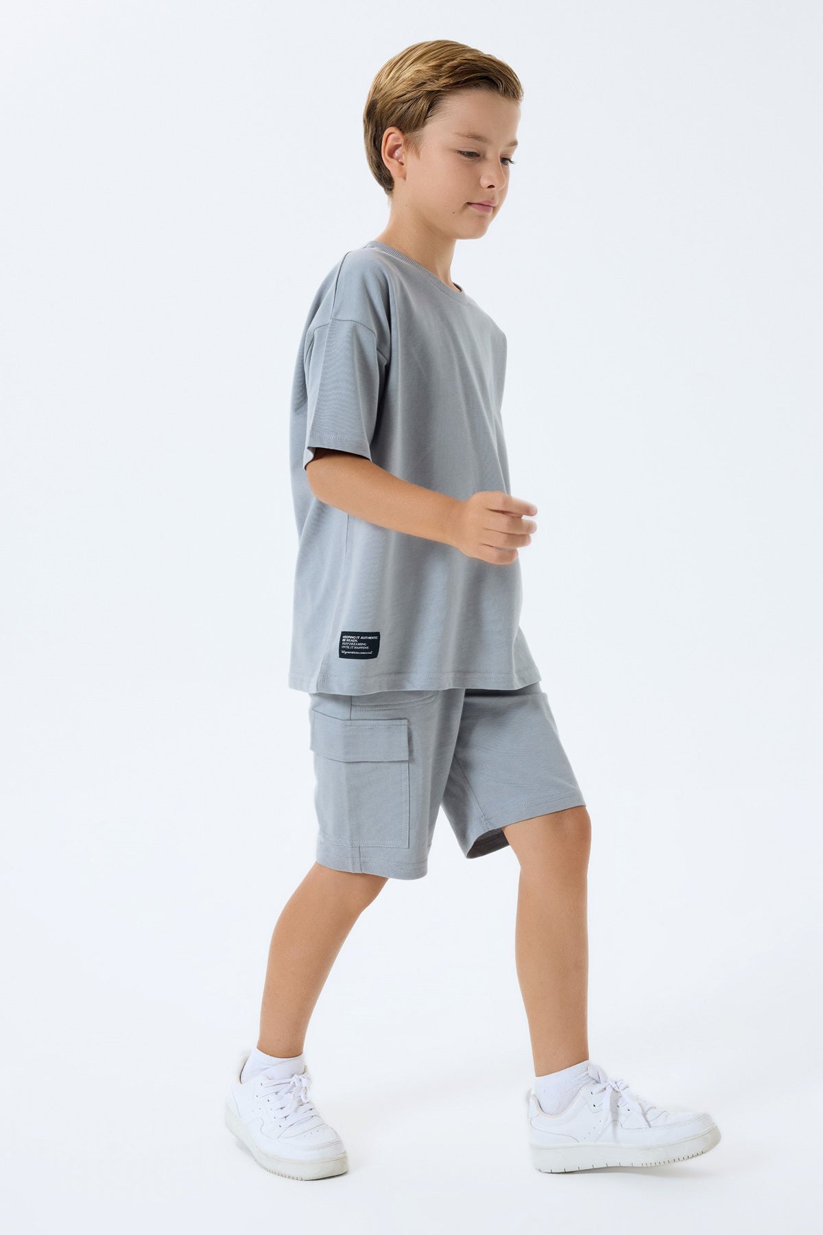 Set doua piese cu tricou si pantaloni scurti, pentru baieti