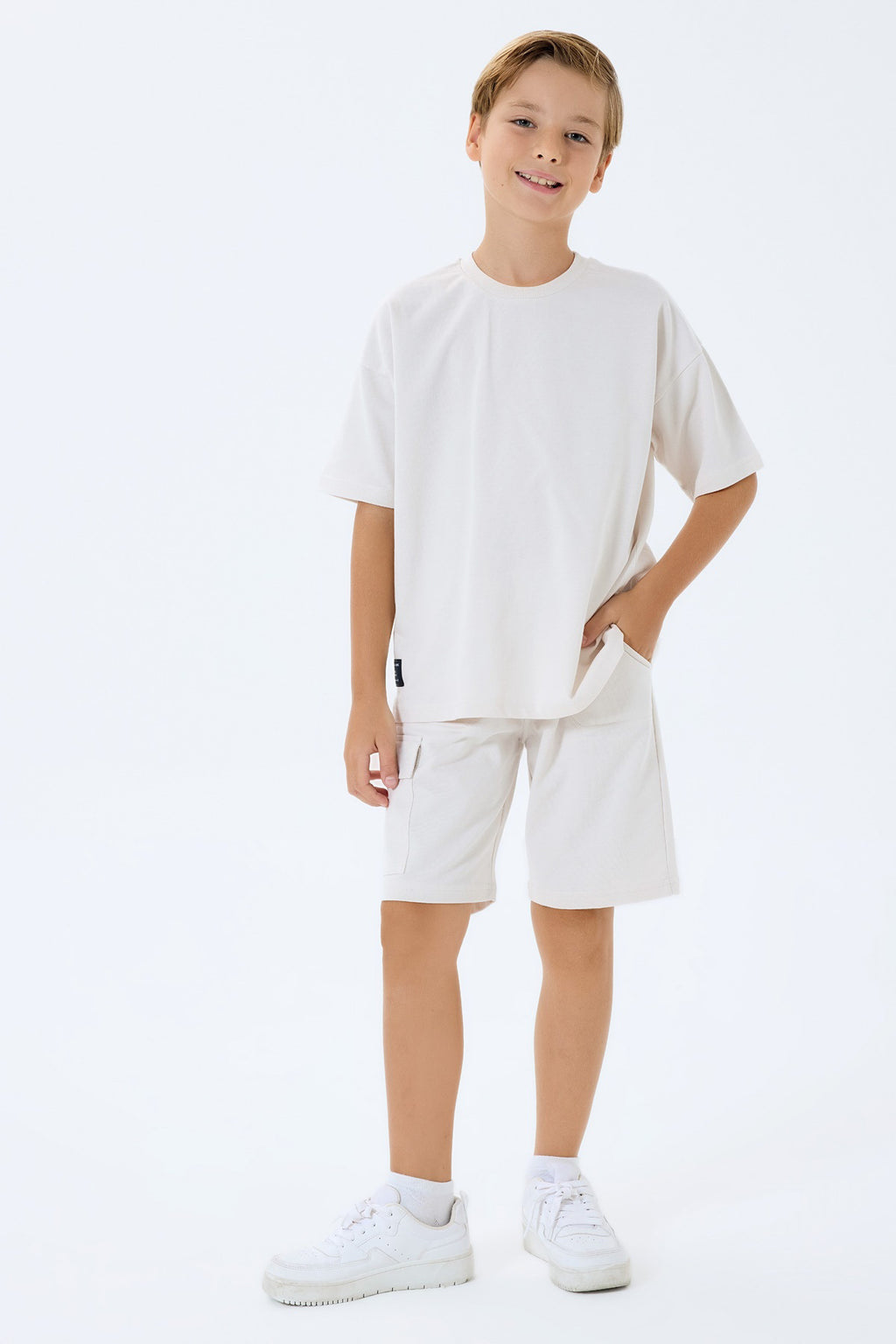 Set doua piese cu tricou si pantaloni scurti, pentru baieti