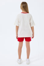 Set doua piese cu tricou si pantaloni scurti, cu decolteu la baza gatului si model, Alb