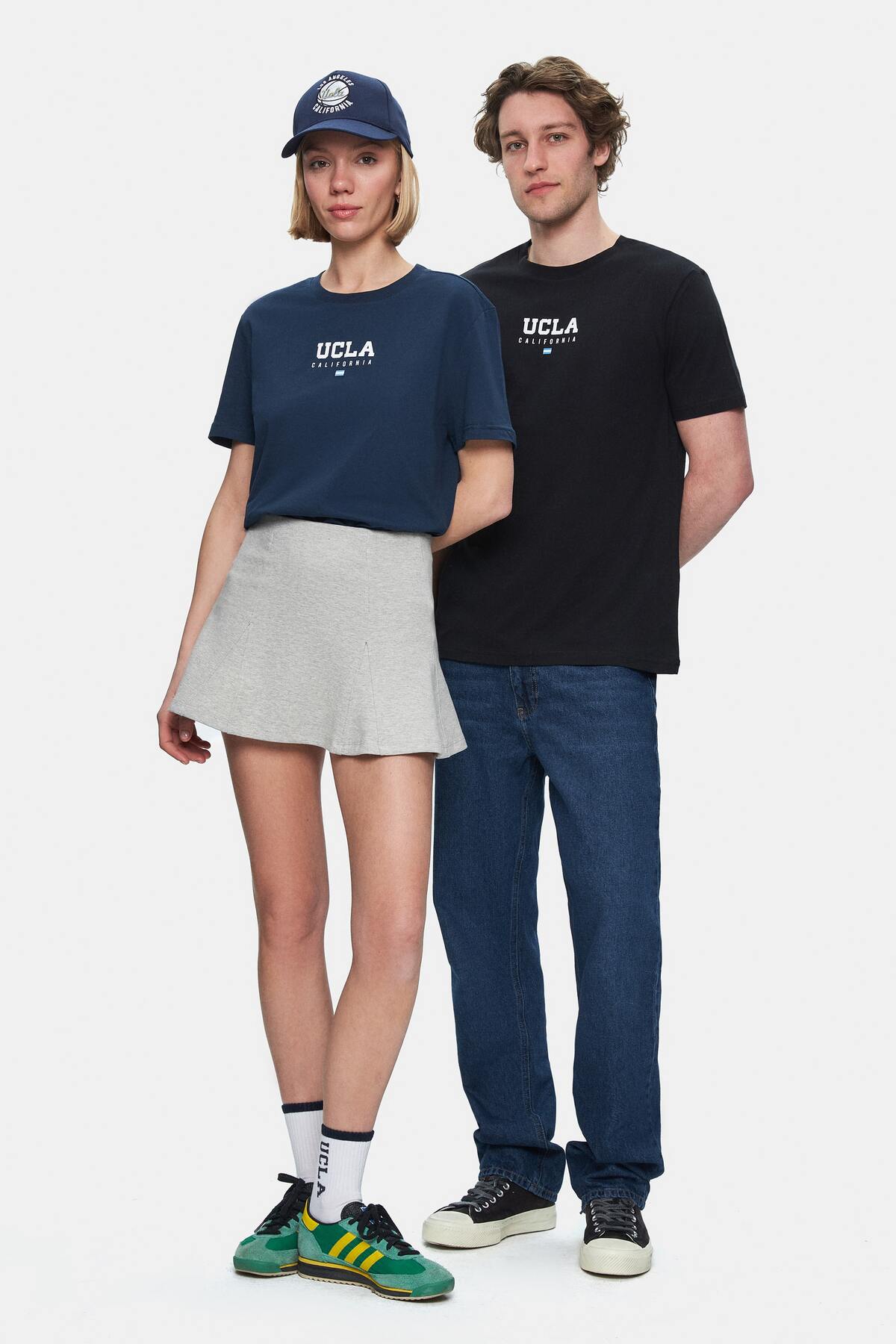 UCLA Tricou cu decolteu la baza gatului, imprimeu cu logo, regular fit, Negru, SHERMAN