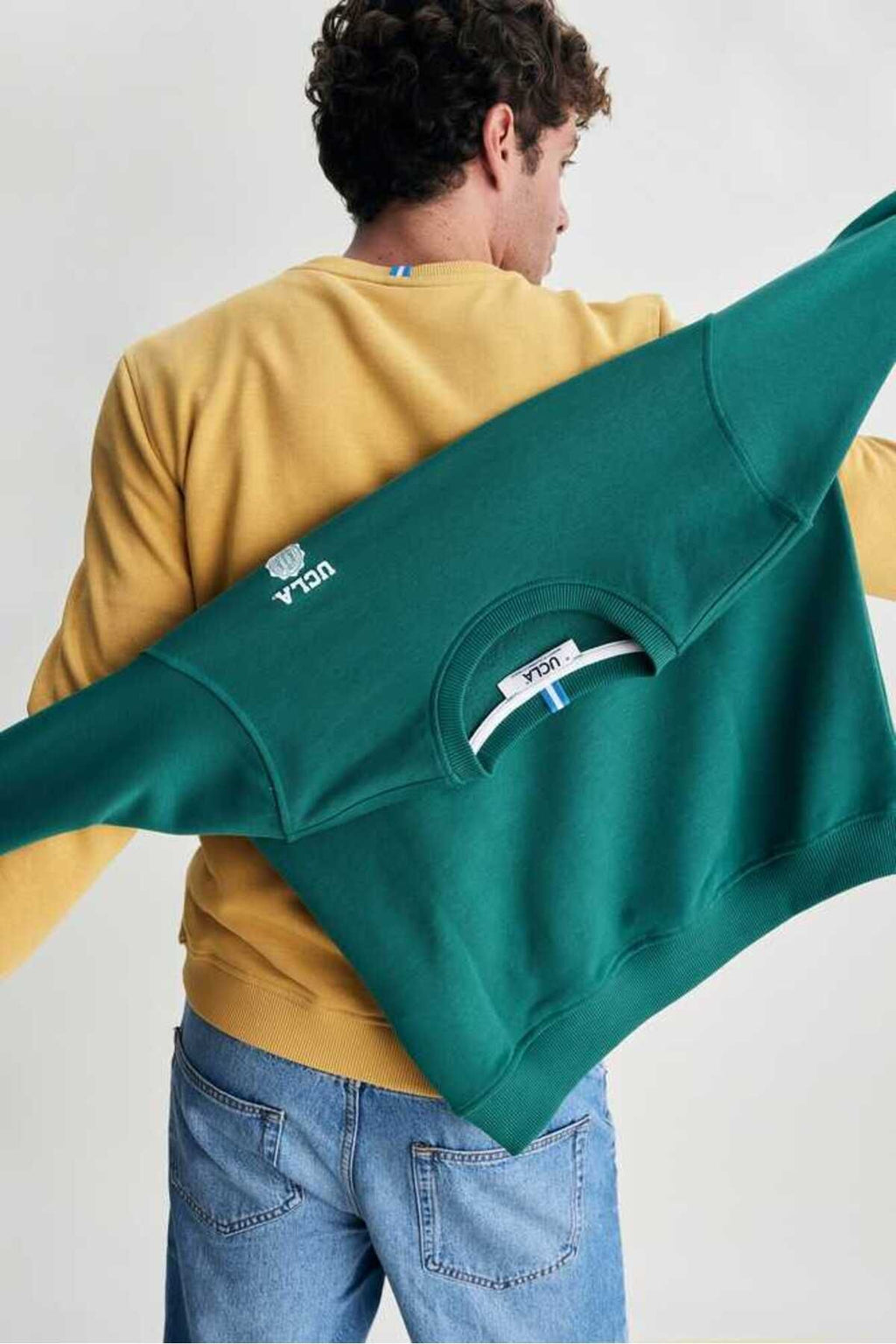 UCLA Bluza din amestec de bumbac cu decolteu la baza gatului si imprimeu cu logo