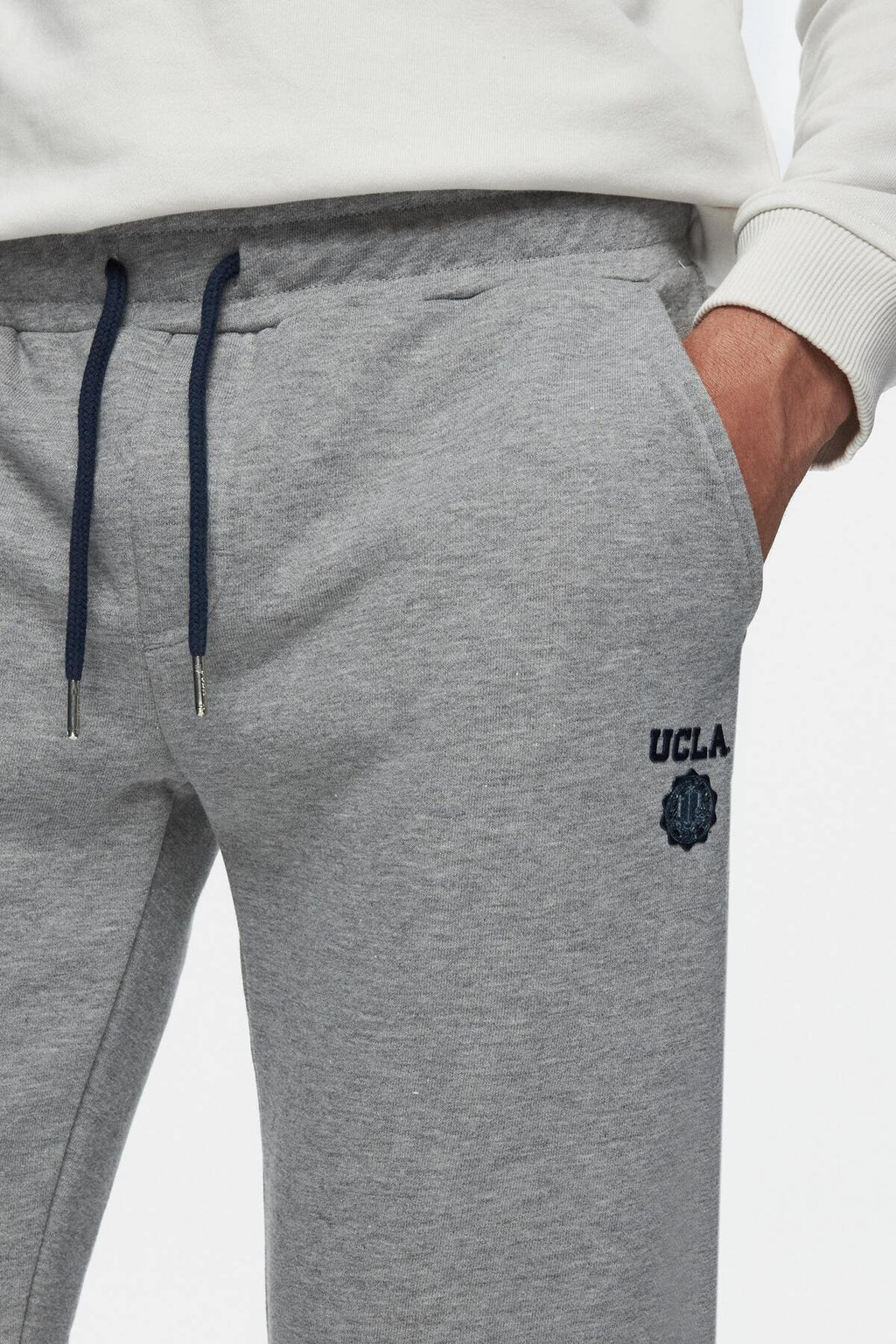UCLA Pantaloni de trening cu elastic si snur in talie, buzunare laterale
