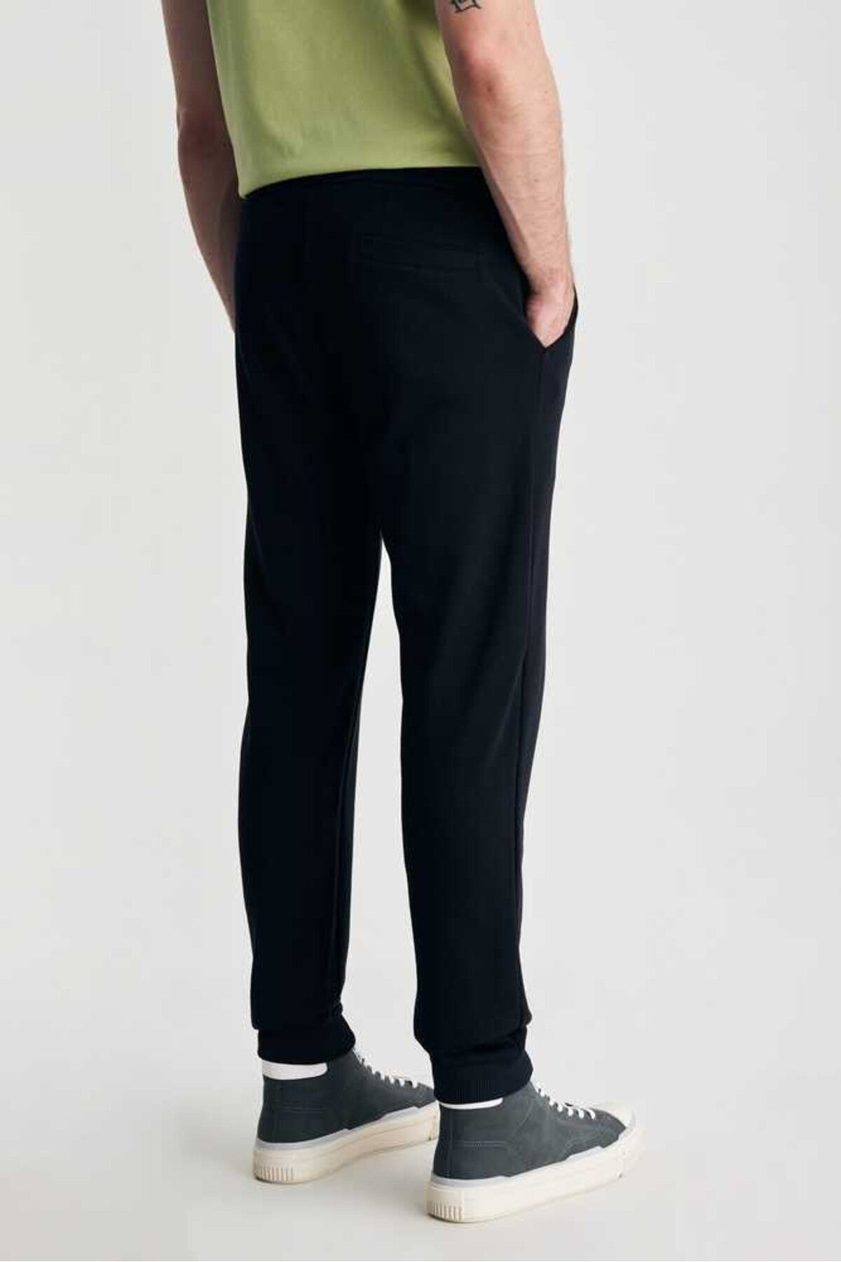 UCLA Pantaloni de trening cu elastic si snur in talie, buzunare laterale