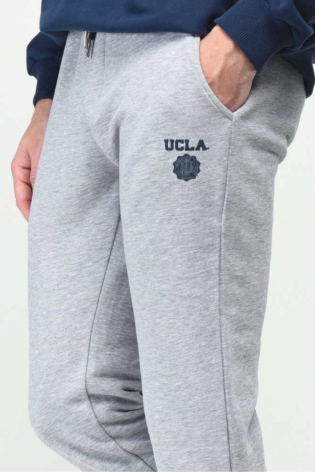 UCLA Pantaloni de trening cu elastic si snur in talie, buzunare laterale