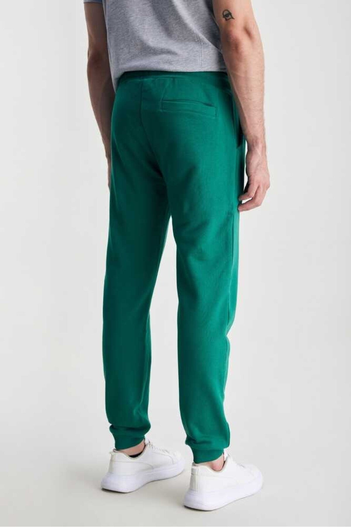 UCLA Pantaloni de trening cu elastic si snur in talie, buzunare laterale