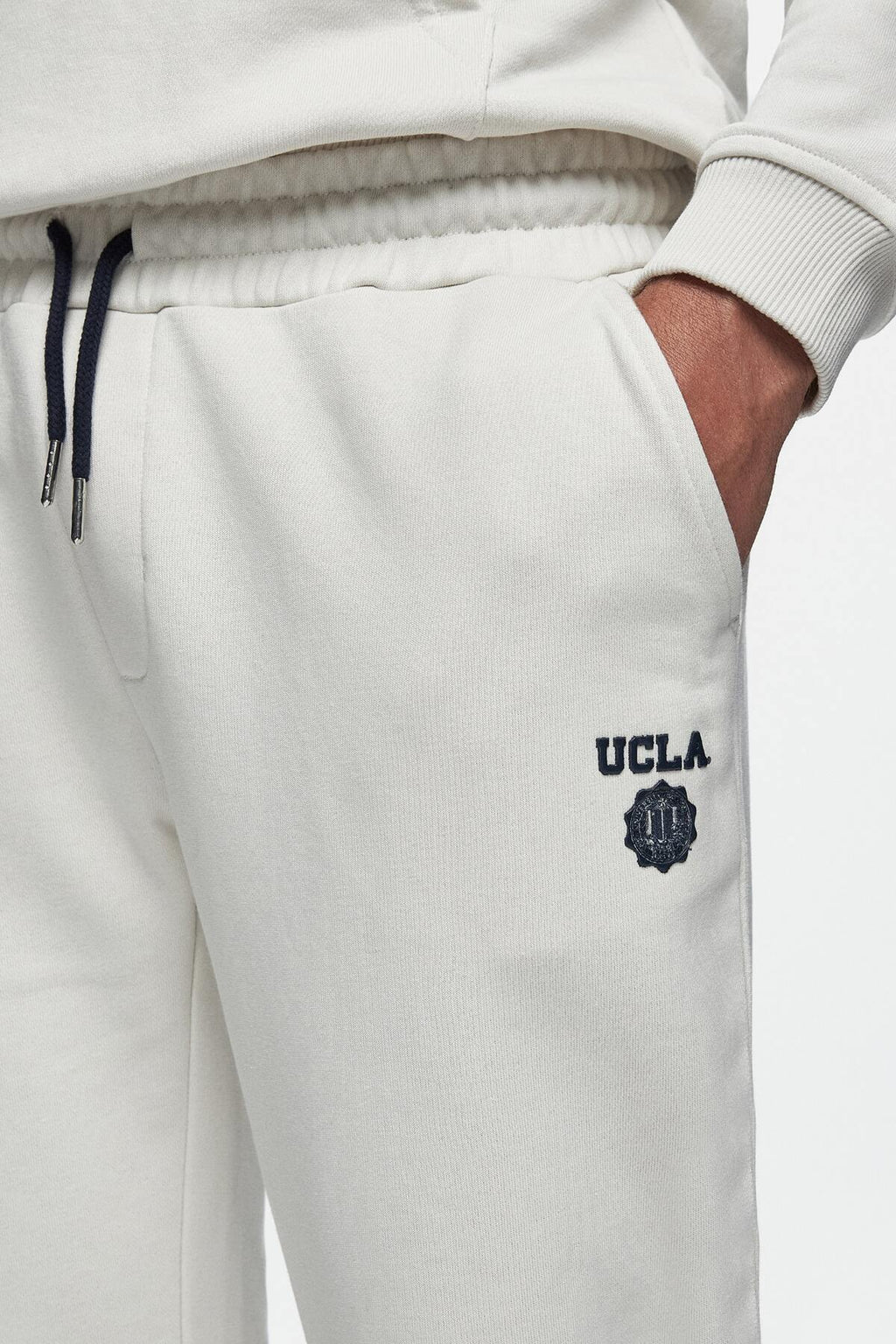 UCLA Pantaloni de trening cu elastic si snur in talie, buzunare laterale