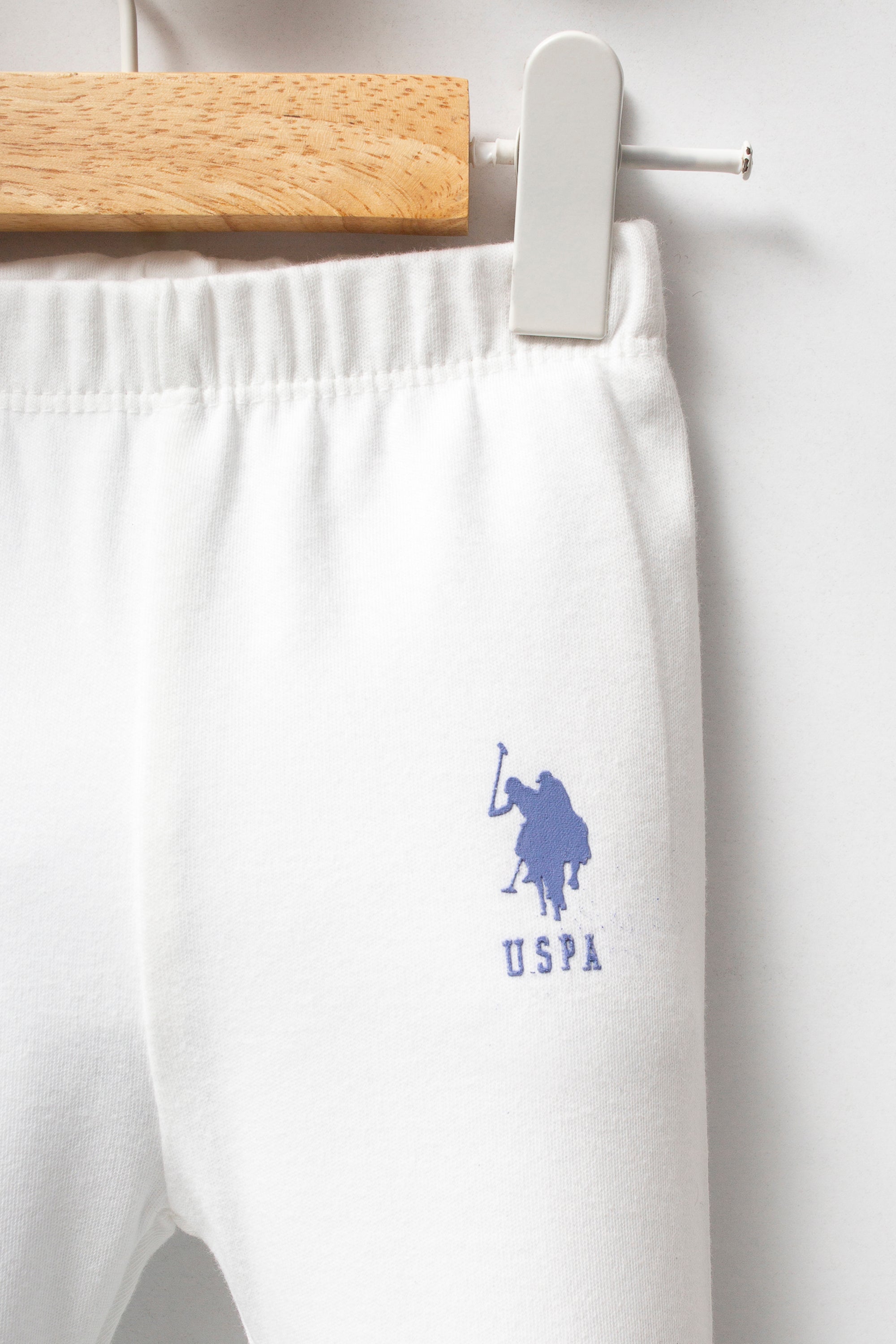 U.S. Polo Assn. Set trei piese cu caciula, pantaloni si bluza, Alb