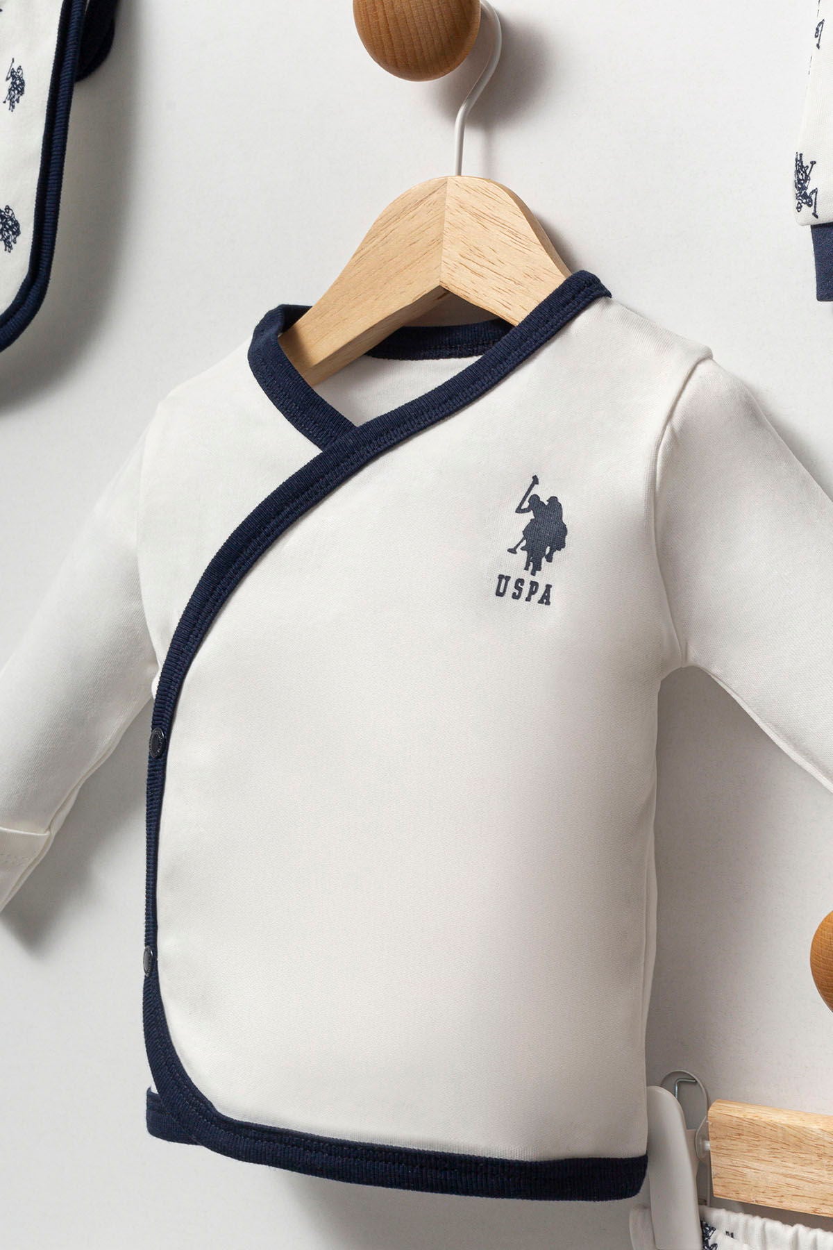 U.S. Polo Assn. Set cinci piese pentru nou-nascuti, Alb