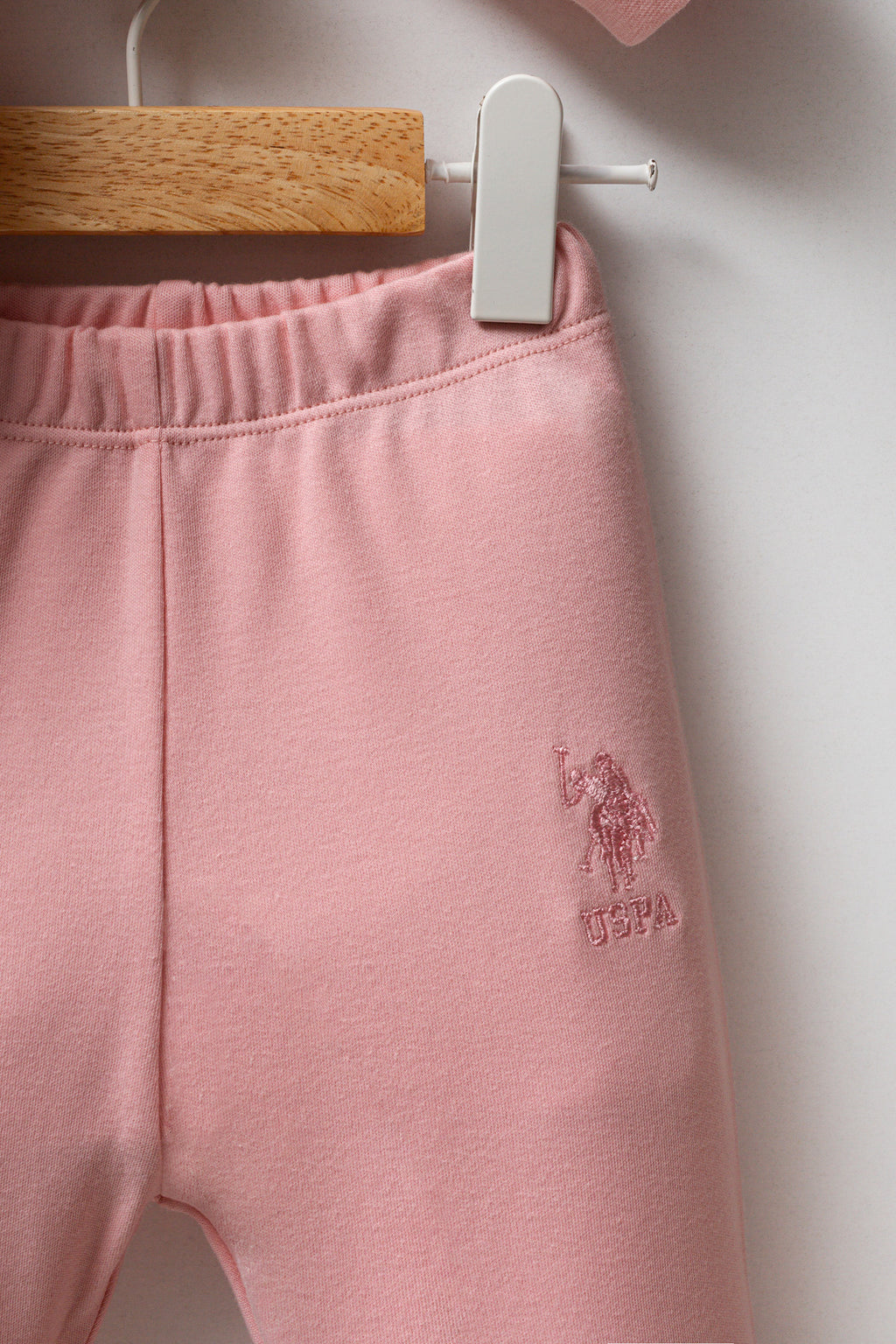 U.S. Polo Assn. Set trei piese cu hanorac, pantaloni si bluza, Roz