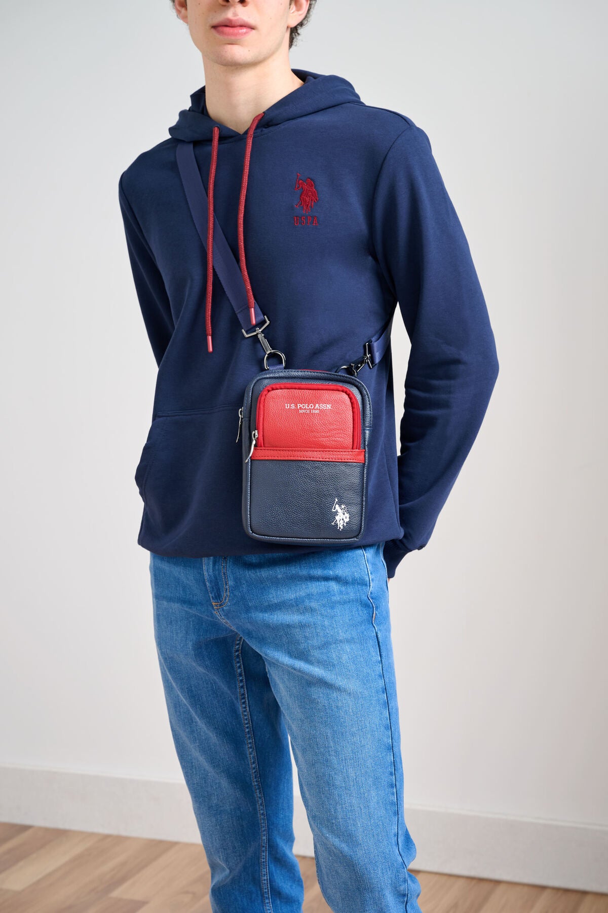 U.S. Polo Assn., Geanta crossbody de piele ecologica in doua nuante, Rosu, Bleumarin