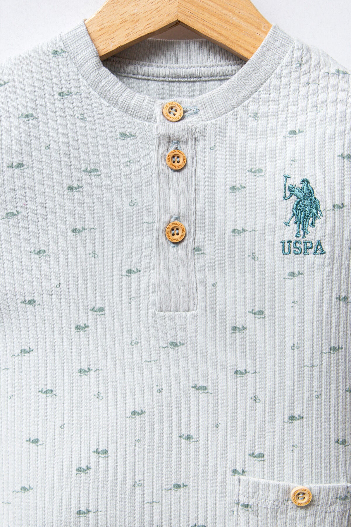 U.S. Polo Assn., Salopeta scurta de bumbac cu model grafic, Verde pal, 74-80 CM