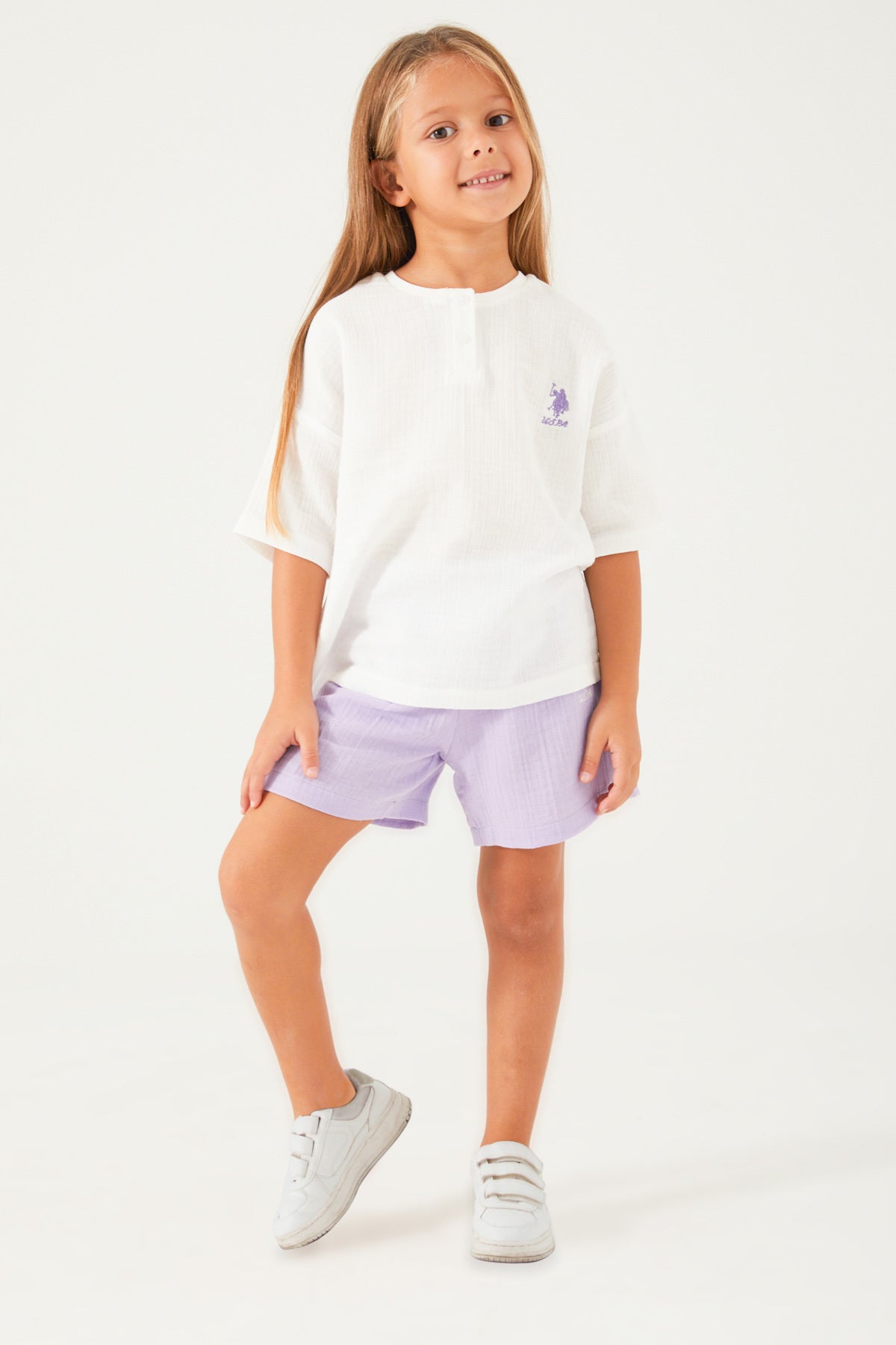 U.S. Polo Assn., Set de tricou cu maneci cazute si pantaloni scurti - 2 piese, Alb, Lila, 116-122 CM