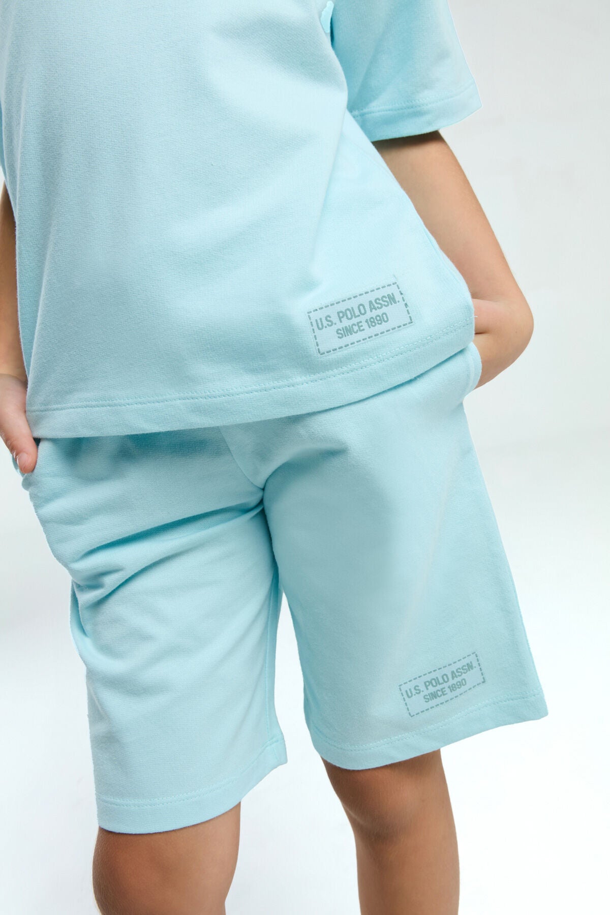 U.S. Polo Assn., Set de tricou de bumbac cu logo si pantaloni scurti - 2 piese, Albastru deschis, 116-122 CM