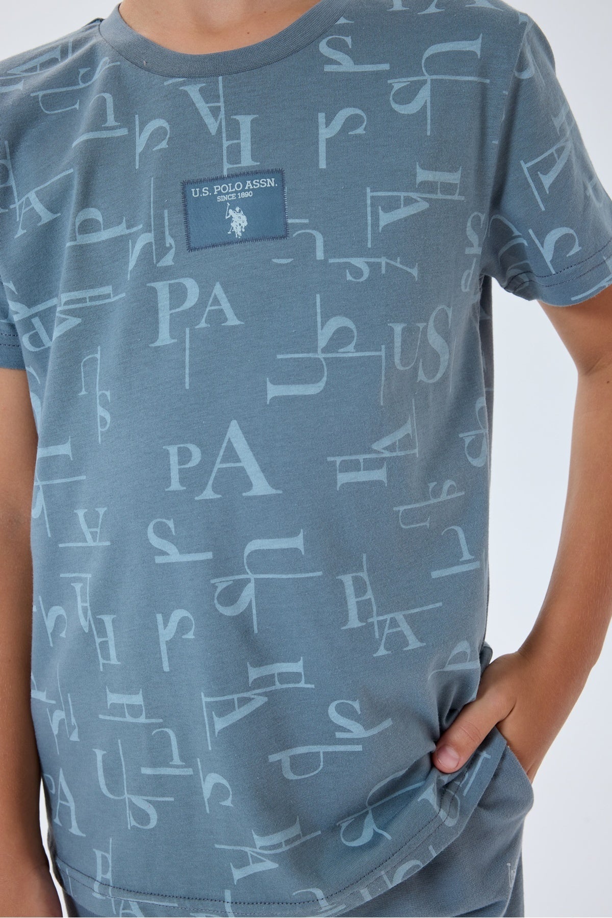 Set doua piese cu tricou si pantaloni scurti, pentru baieti, Gri