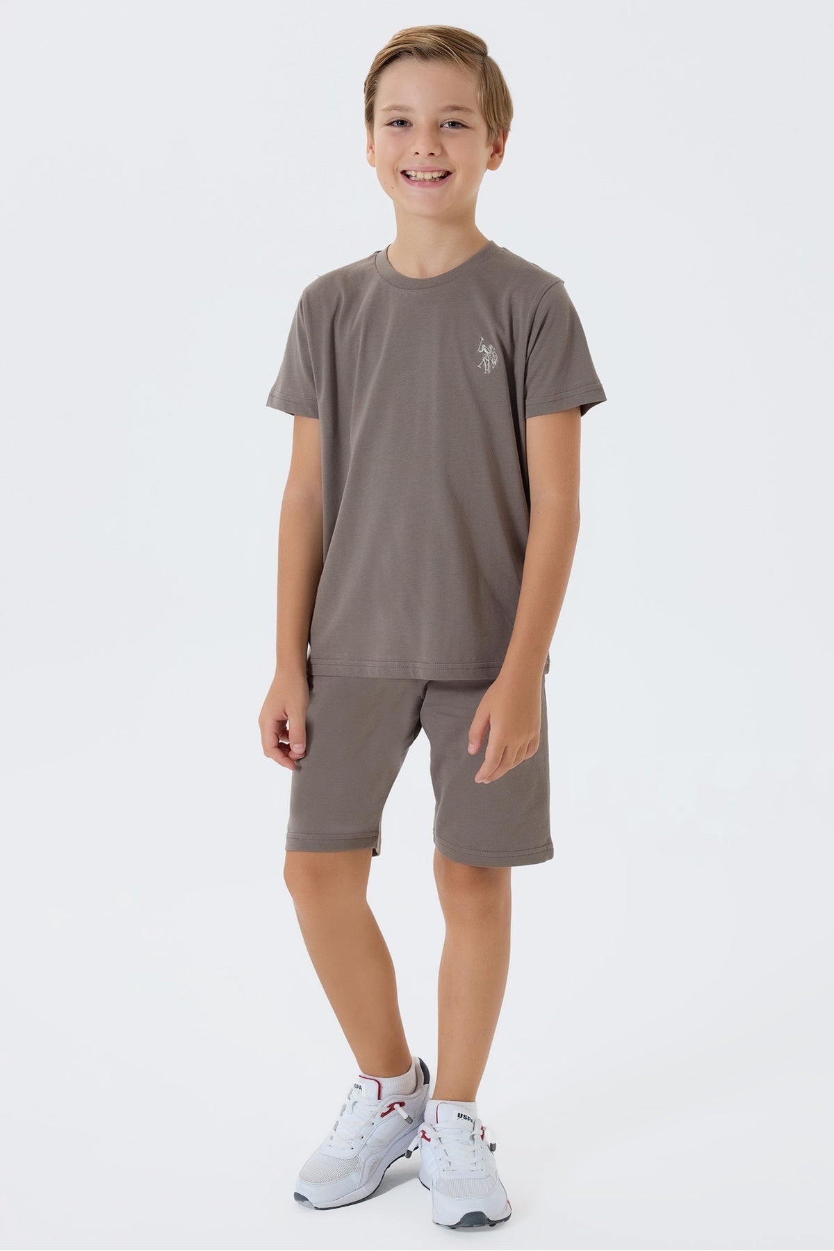 Set doua piese cu tricou si pantaloni scurti, pentru baieti
