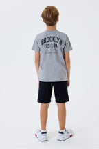 Set doua piese cu tricou si pantaloni scurti, pentru baieti, Gri