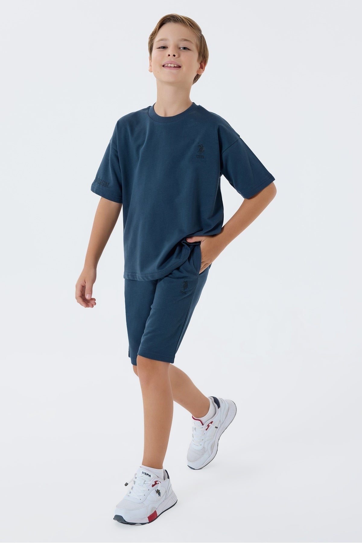Set doua piese cu tricou si pantaloni scurti, pentru baieti