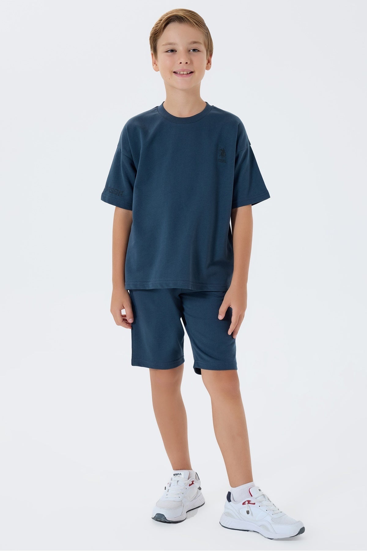 Set doua piese cu tricou si pantaloni scurti, pentru baieti