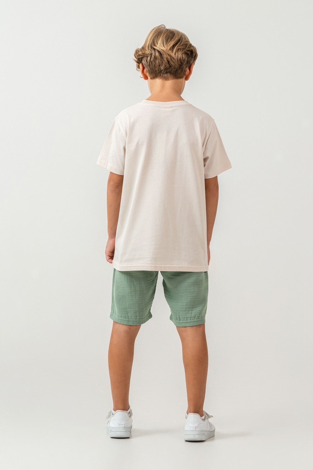 Set doua piese cu tricou si pantaloni scurti, pentru baieti, Bej