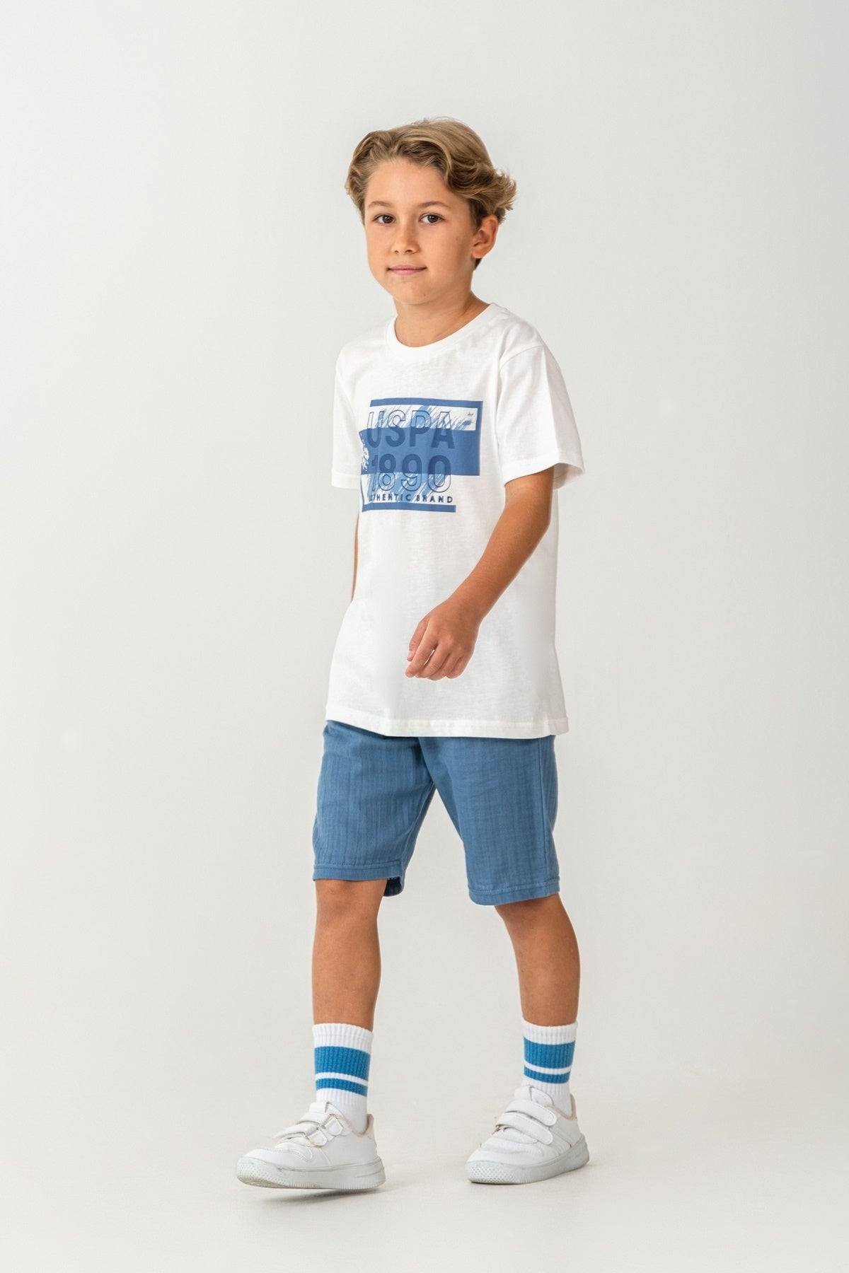Set doua piese cu tricou si pantaloni scurti, pentru baieti, Alb