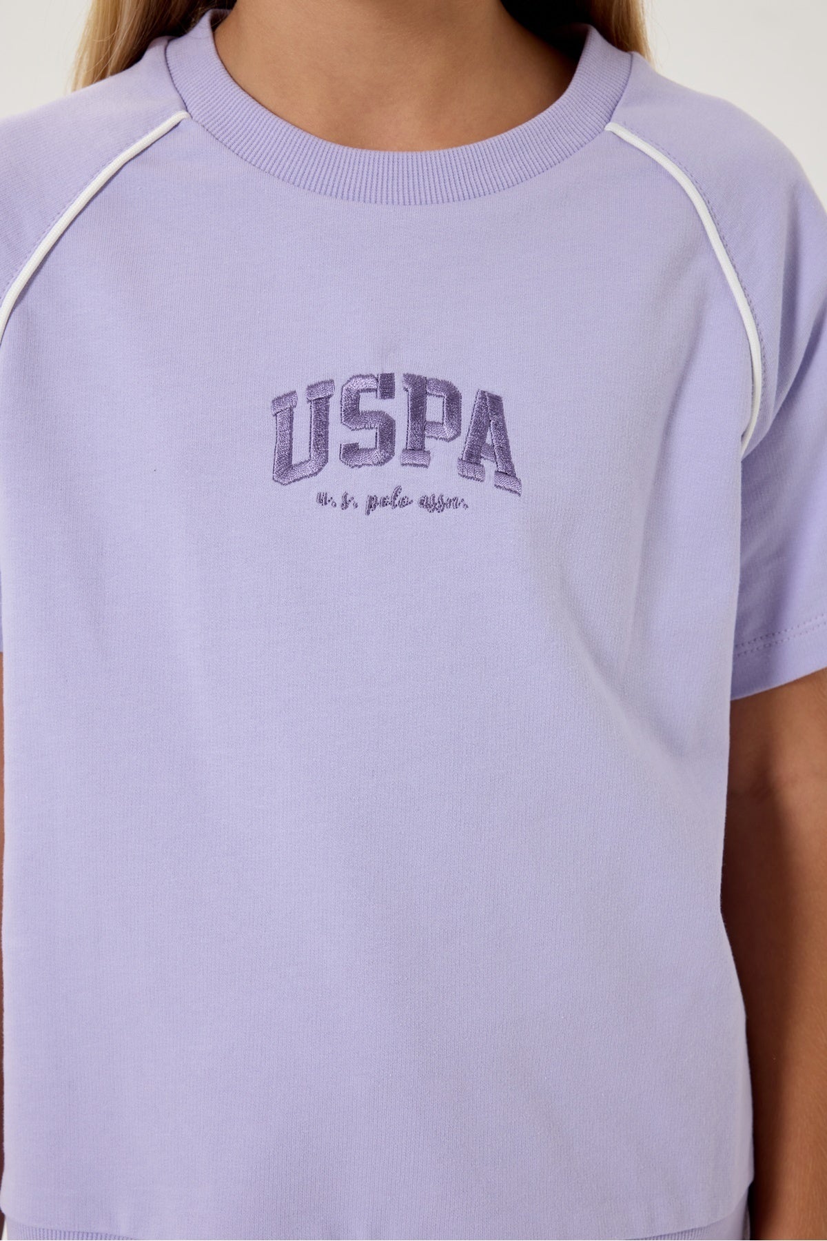 U.S. Polo Assn., Set de tricou cu decolteu la baza gatului si pantaloni scurti - 2 piese