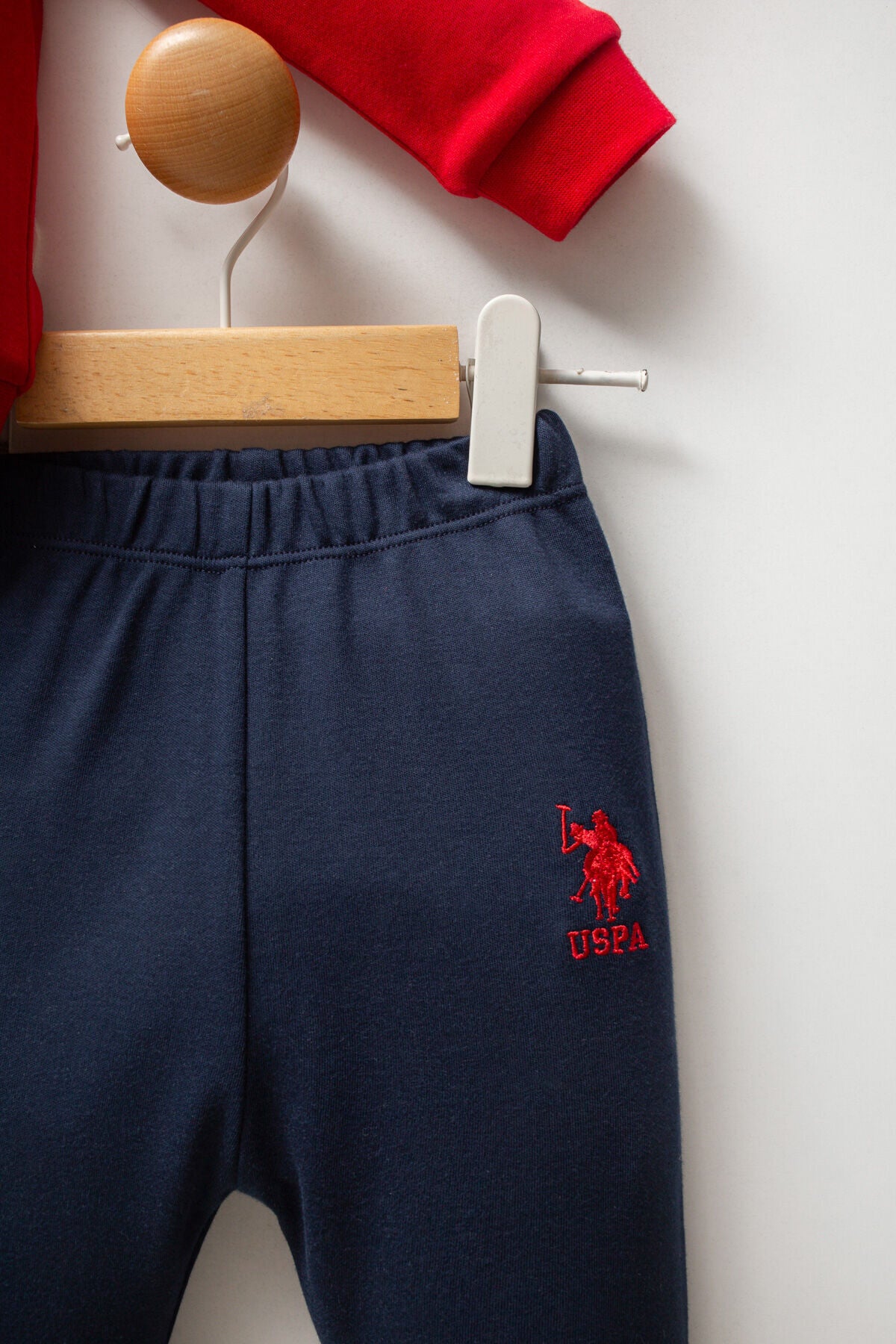 U.S. Polo Assn. Set doua piese pentru baieti, Rosu, 6-9 luni, 68-74 CM