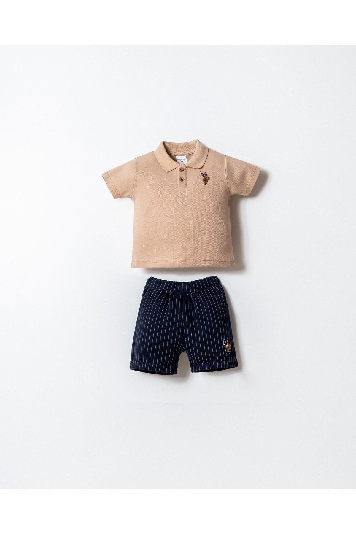 U.S. Polo Assn. Set doua piese cu tricou si pantaloni scurti pentru baieti, Bej