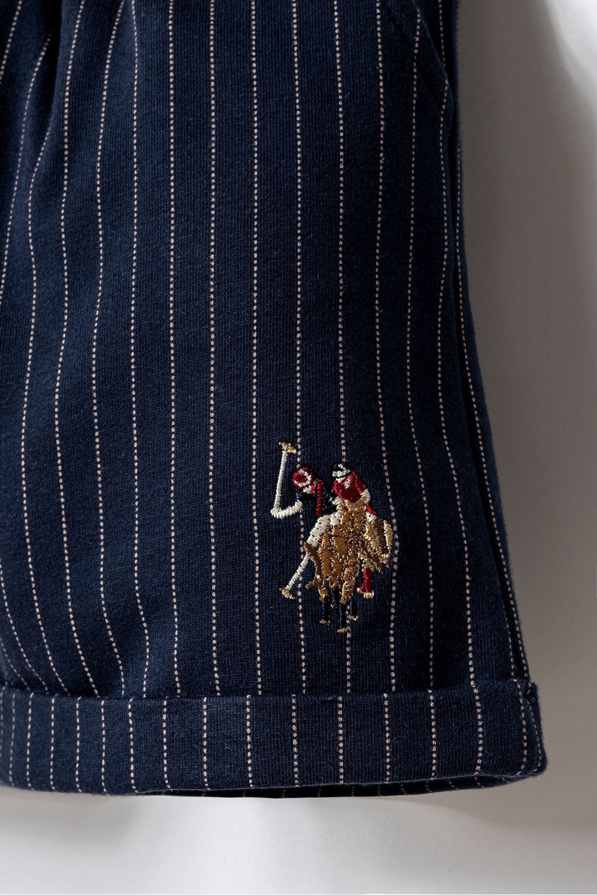 U.S. Polo Assn. Set doua piese cu tricou si pantaloni scurti pentru baieti, Bej