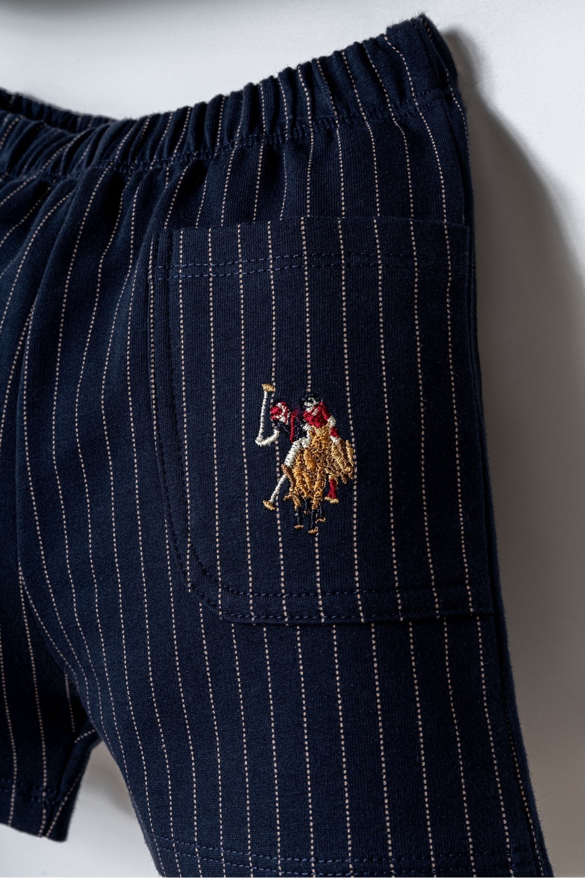 U.S. Polo Assn., Set de tricou cu imprimeu si pantaloni scurti - 2 piese
