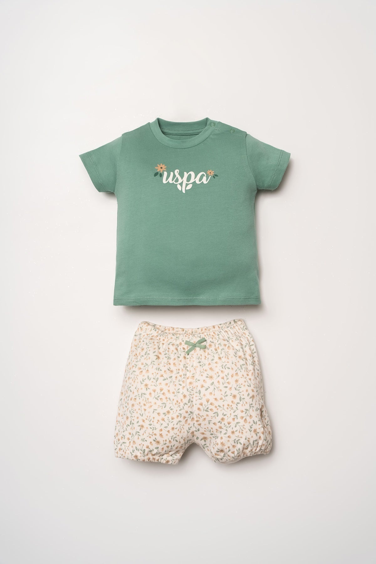 U.S. Polo Assn., Set de tricou si pantaloni scurti cu imprimeu floral