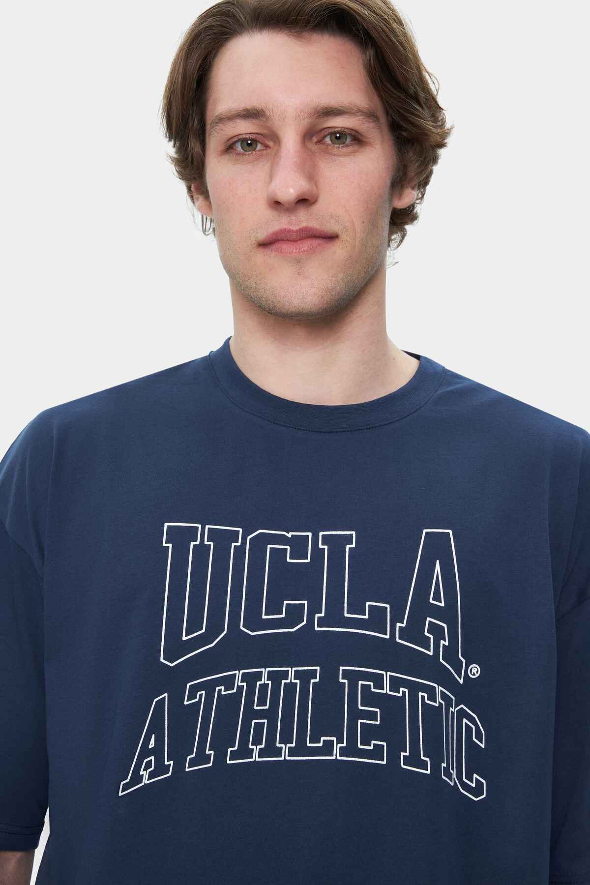 UCLA Tricou cu decolteu la baza gatului, imprimeu cu logo, regular fit, Bleumarin, WEBSTER