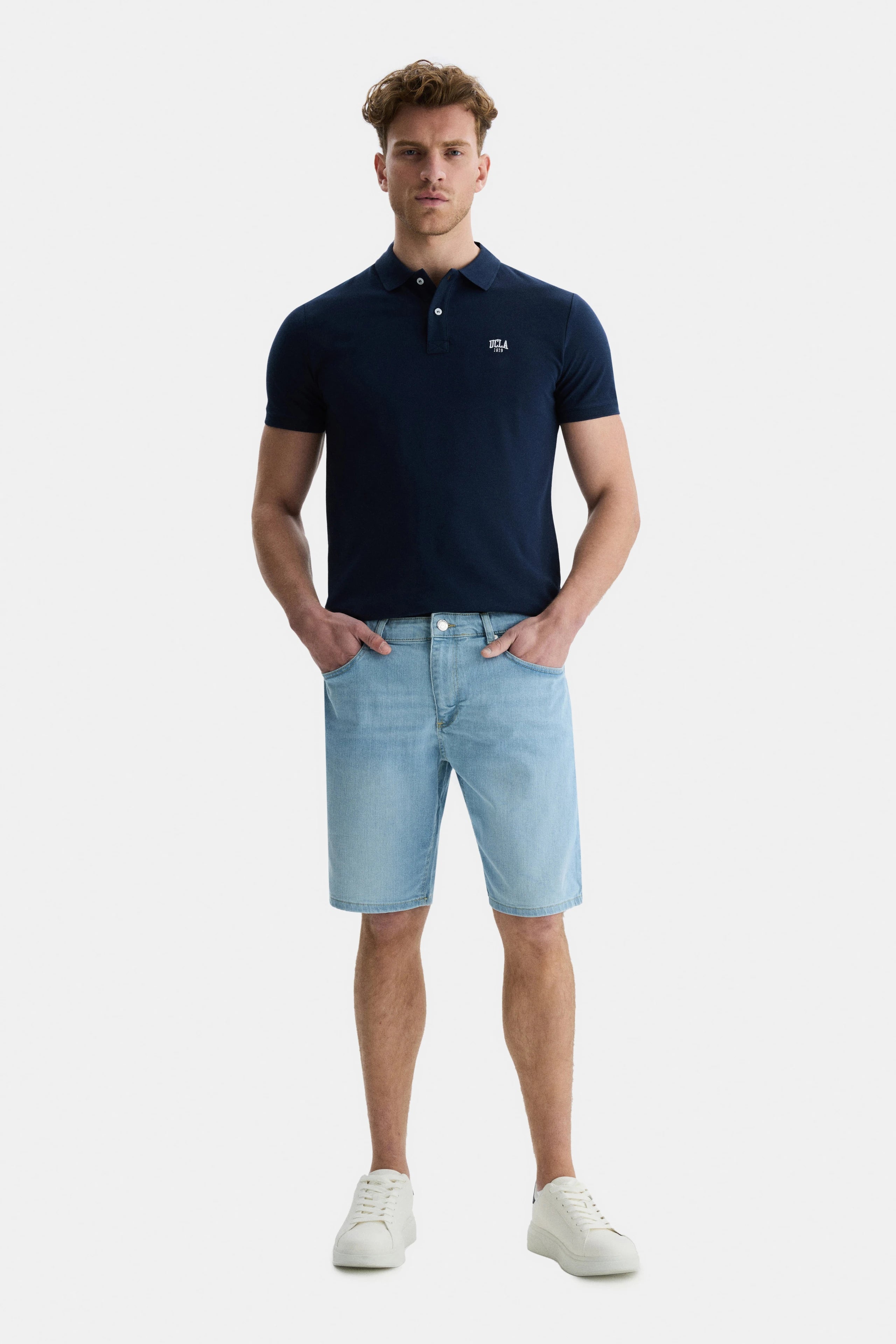 UCLA Pantaloni scurti cu snur si banda elastica in talie, buzunare laterale si imprimeu cu logo discret, LIGHT WASH, DARREL