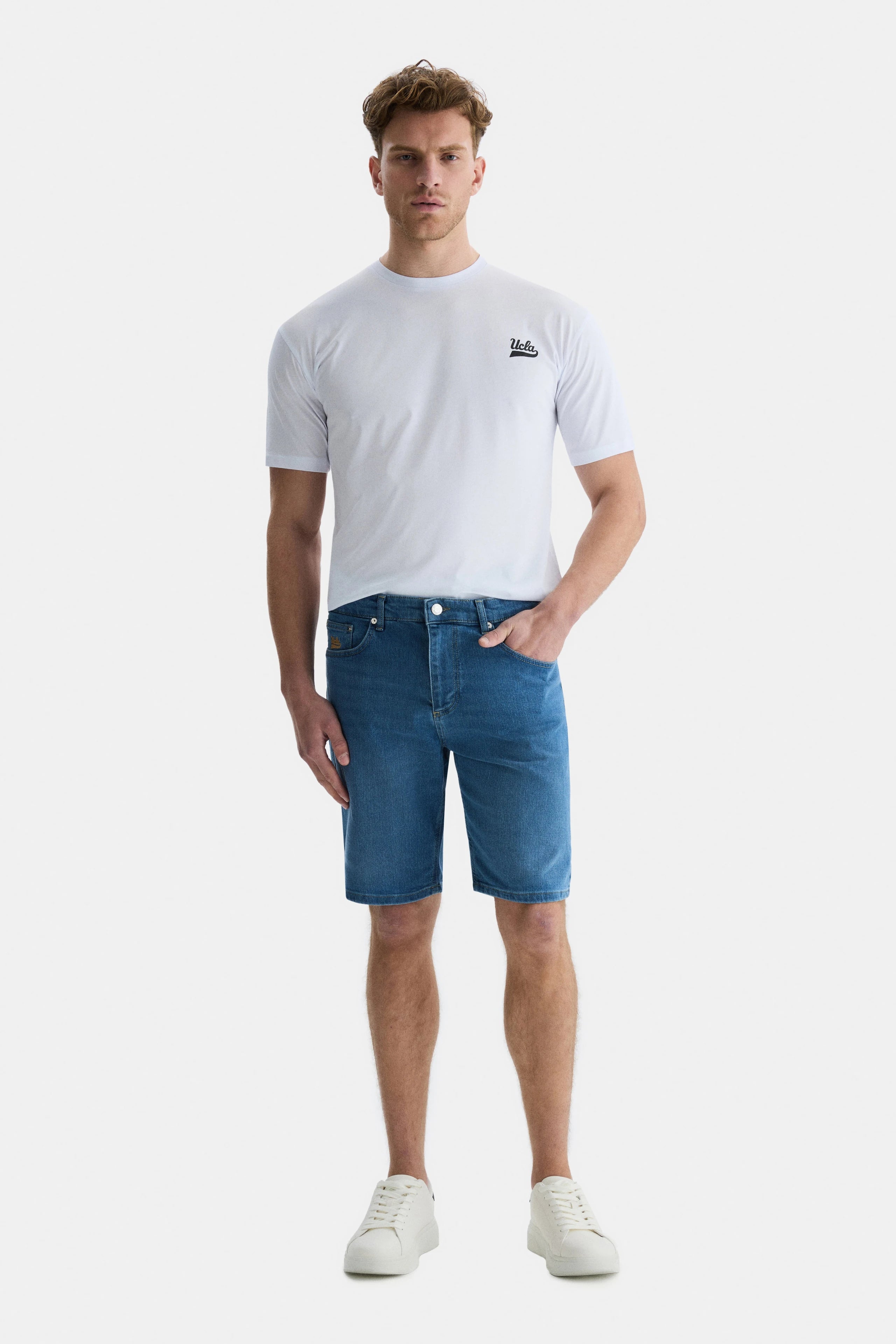 UCLA Pantaloni scurti cu snur si banda elastica in talie, buzunare laterale si imprimeu cu logo discret, MEDIUM WASH, DARREL