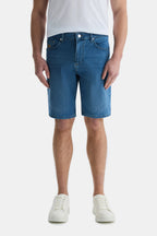 UCLA Pantaloni scurti cu snur si banda elastica in talie, buzunare laterale si imprimeu cu logo discret, MEDIUM WASH, DARREL