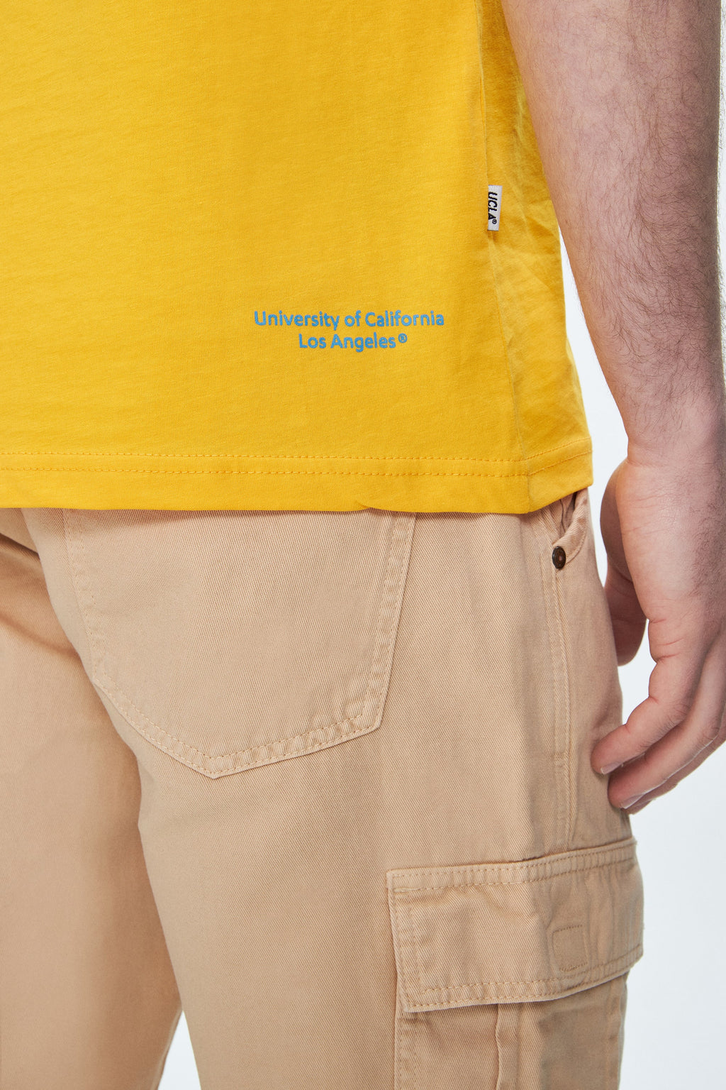 UCLA Tricou cu decolteu la baza gatului, imprimeu cu logo, regular fit, Galben, GAYLEY