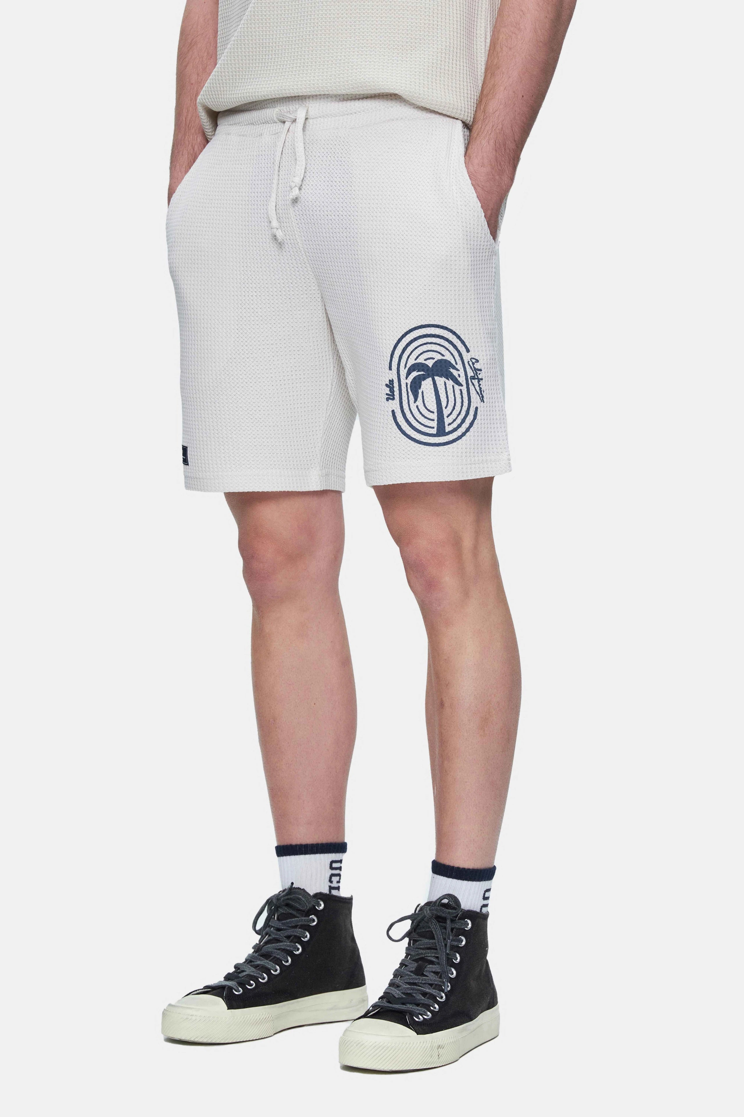 UCLA Pantaloni scurti cu snur si banda elastica in talie, buzunare laterale si imprimeu cu logo discret, Alb, SIERGE