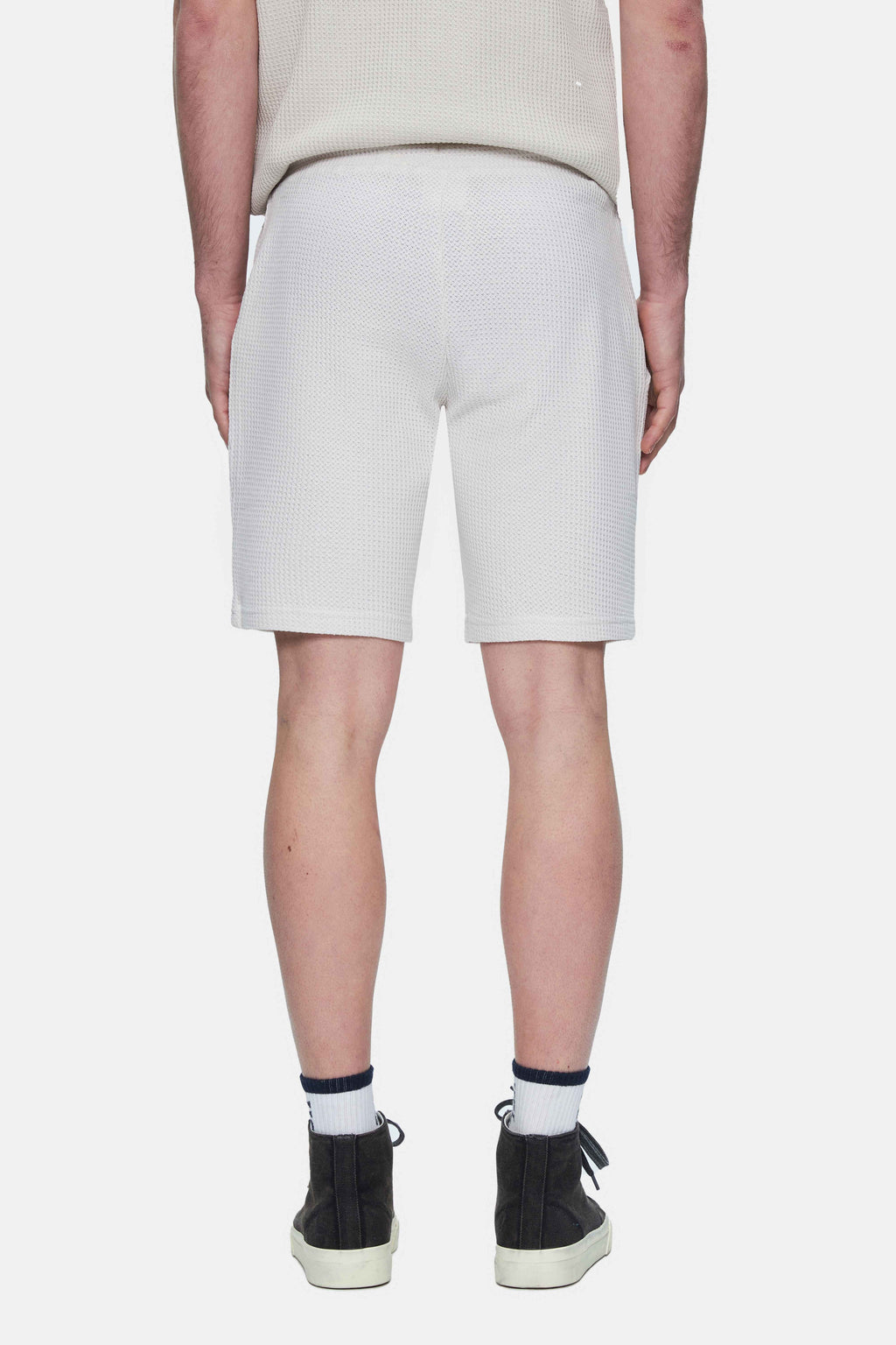 UCLA Pantaloni scurti cu snur si banda elastica in talie, buzunare laterale si imprimeu cu logo discret, Alb, SIERGE
